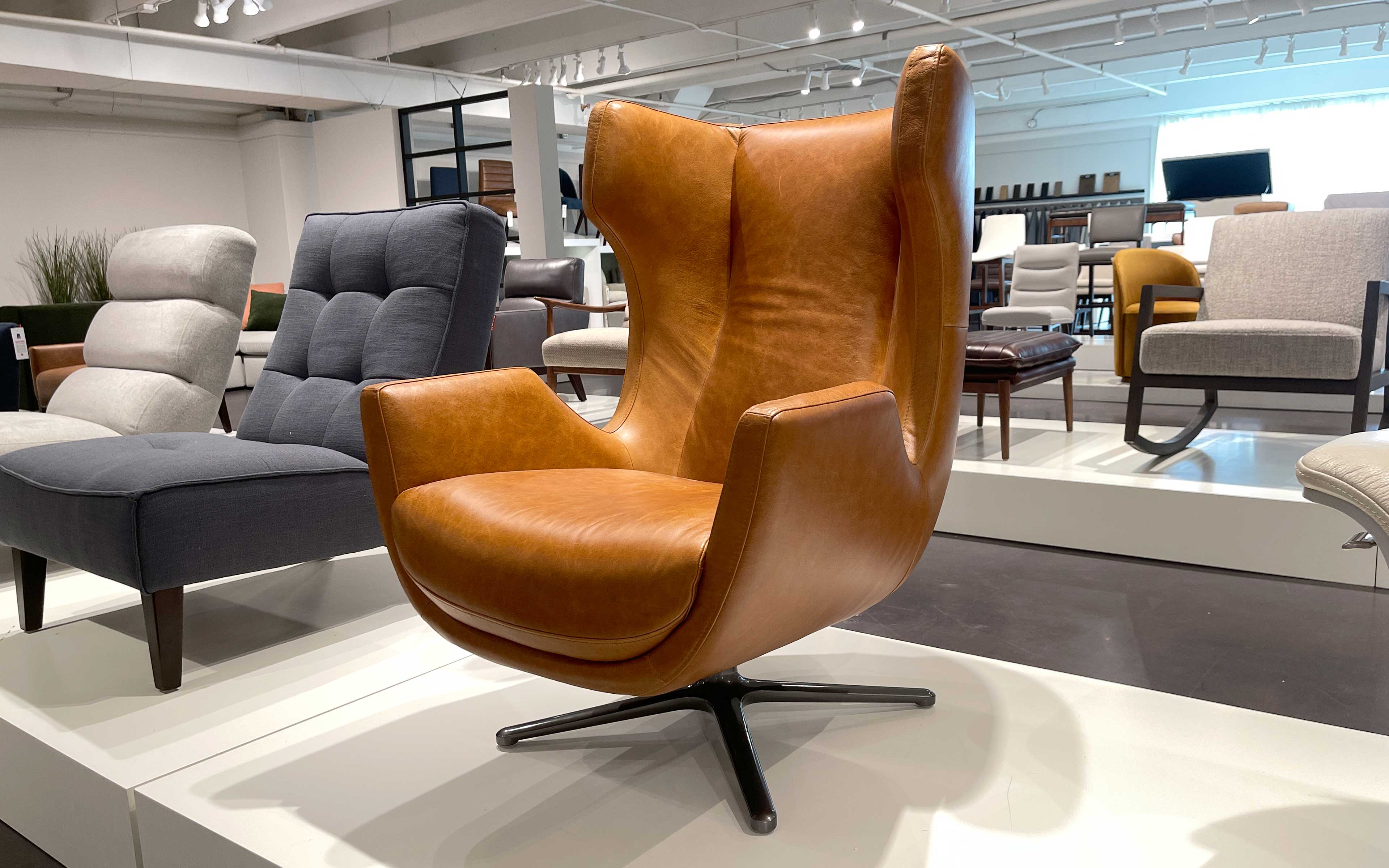 Alto Modern Motion Swivel Chair - Image 4