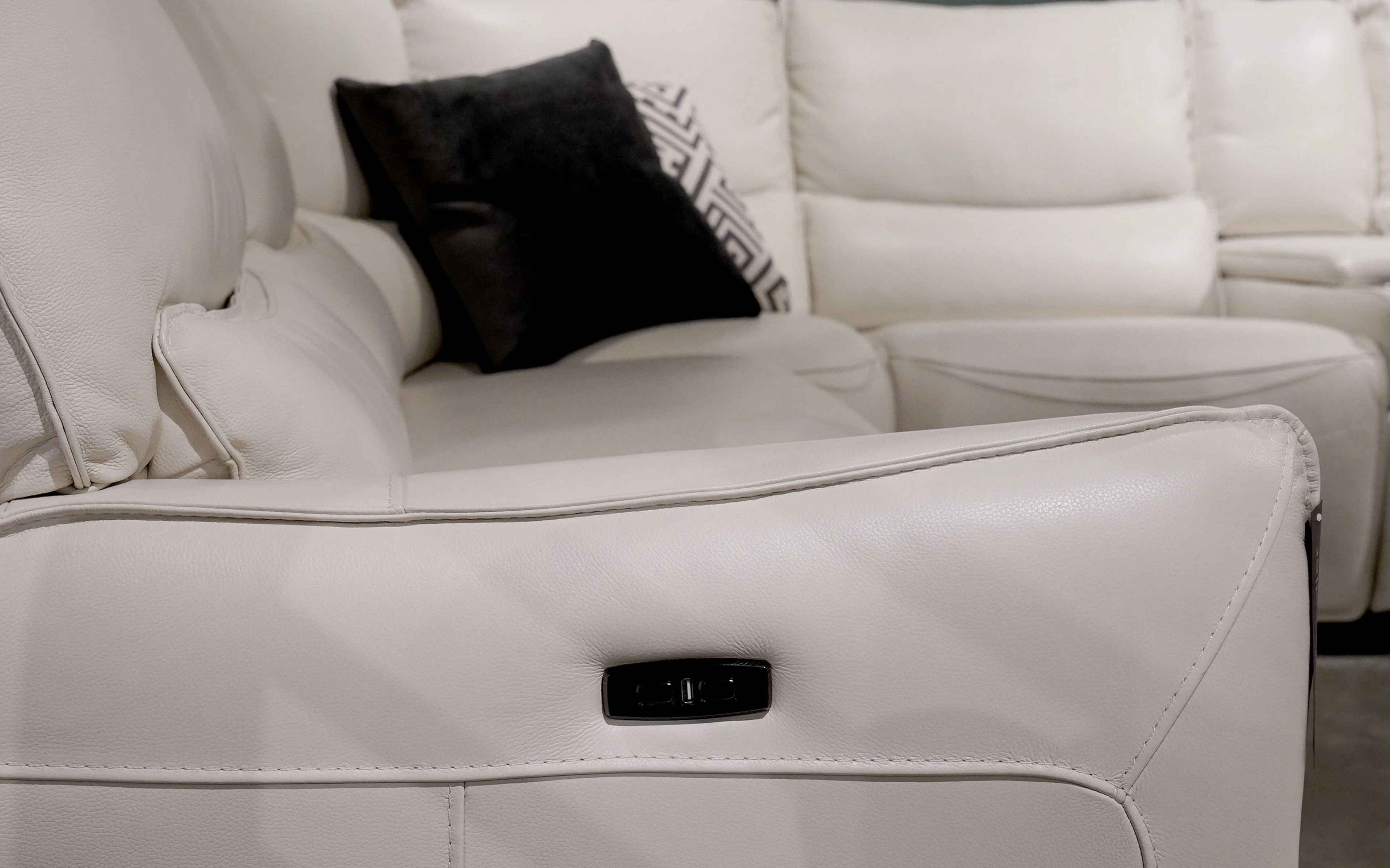 Astilbe 6PC Modern Motion Reclining Sectional - Image 17