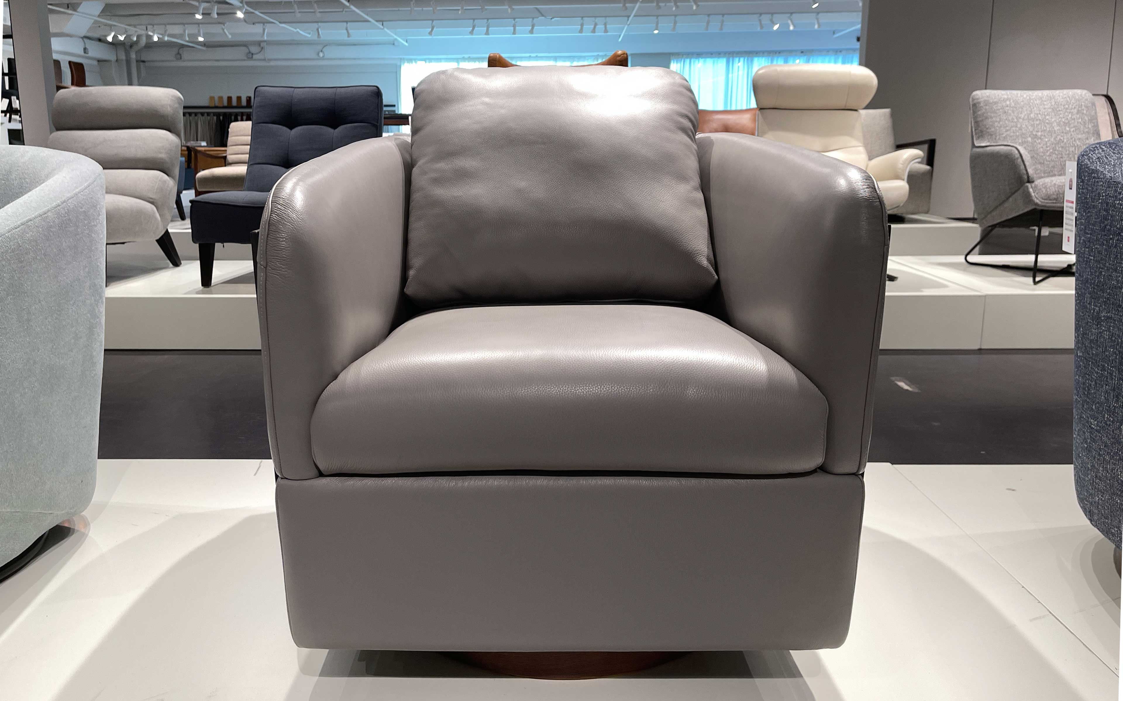 Cirro Modern Motion Swivel Chair - Image 3