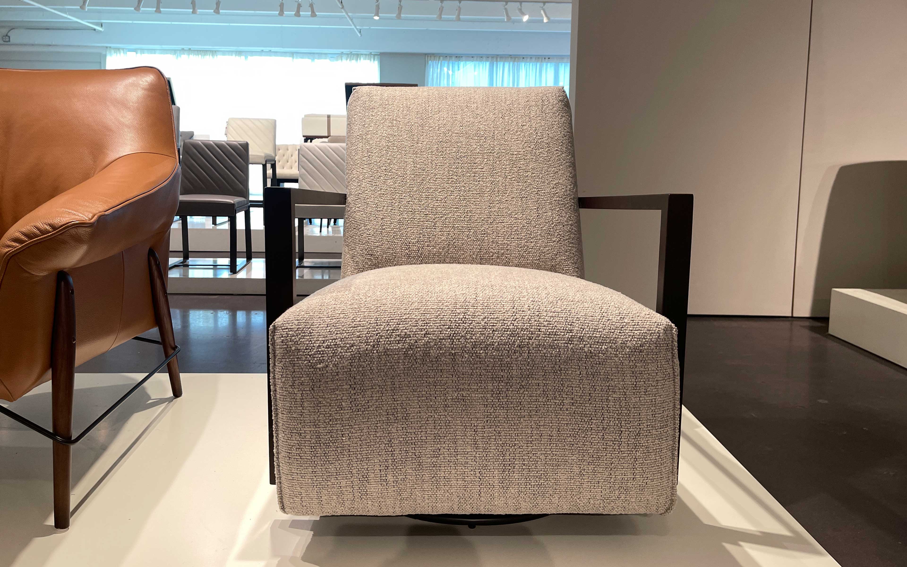 Cirrus Modern Motion Swivel Chair - Image 3