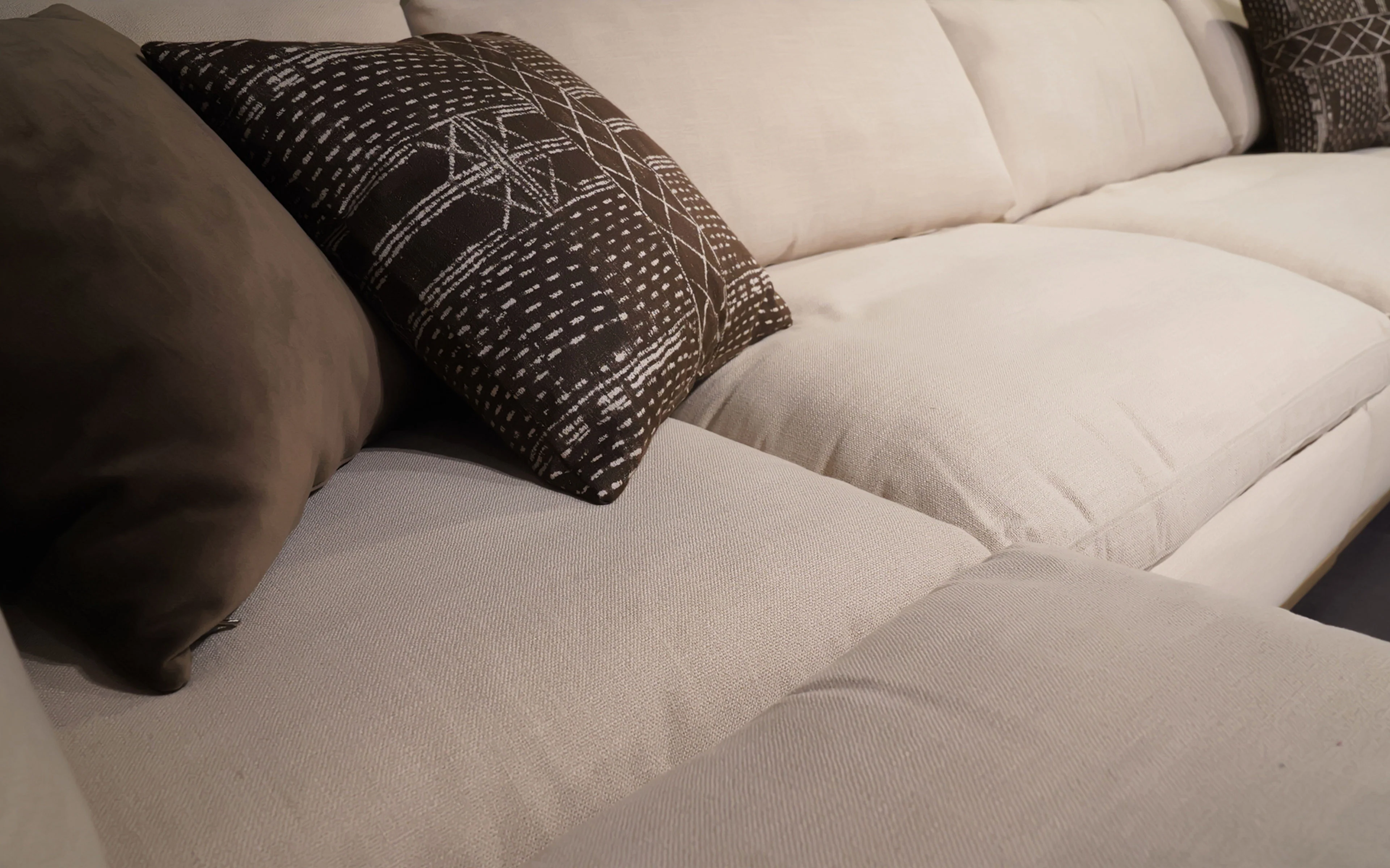 Eurus Modern Motion Sectional Sofa - Image 7