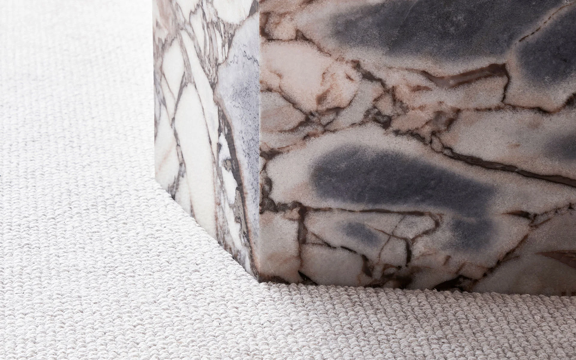 Evander Marble Round Dining Table - Image 4