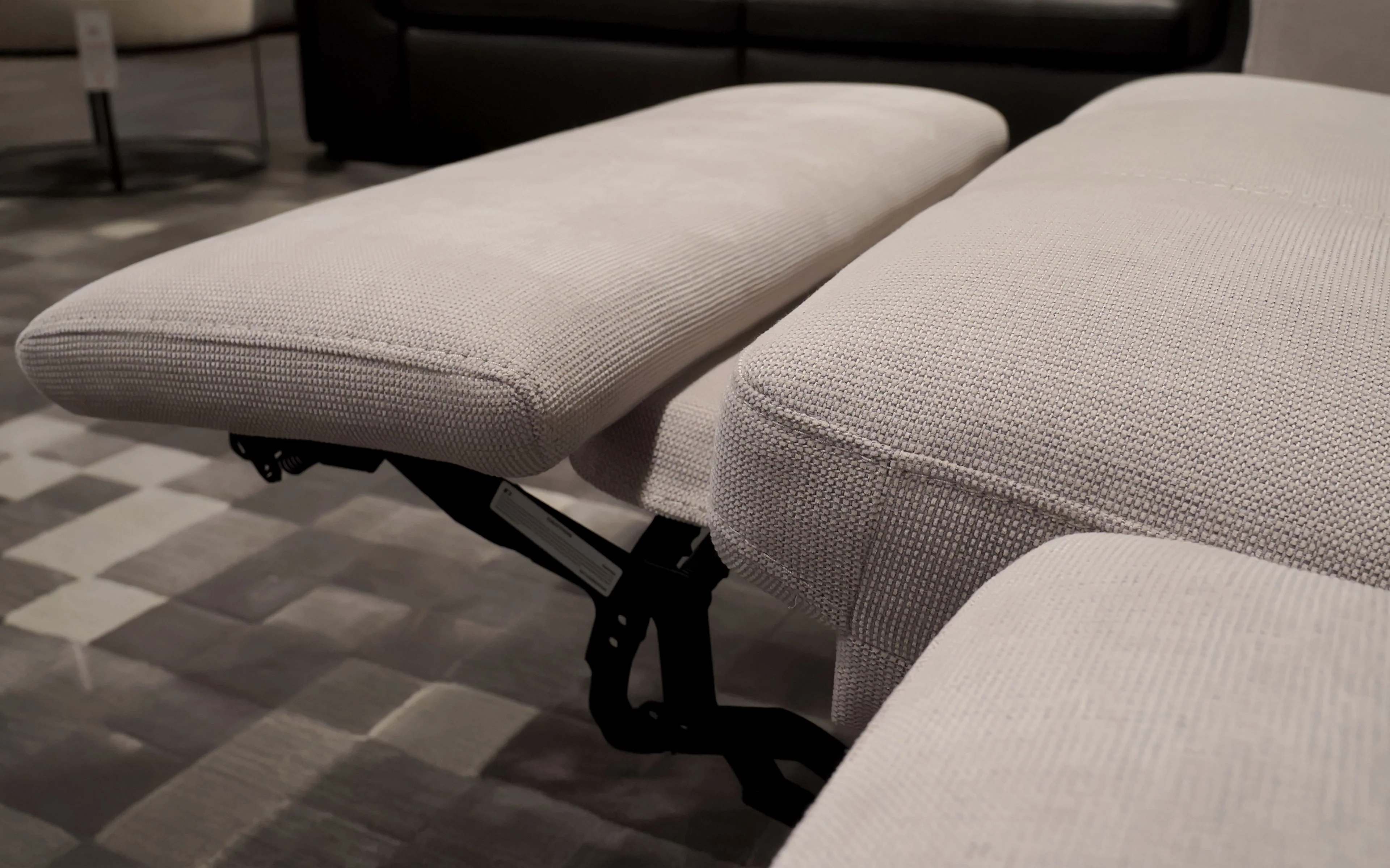 Freesia Modern Motion Reclining Sectional - Image 5