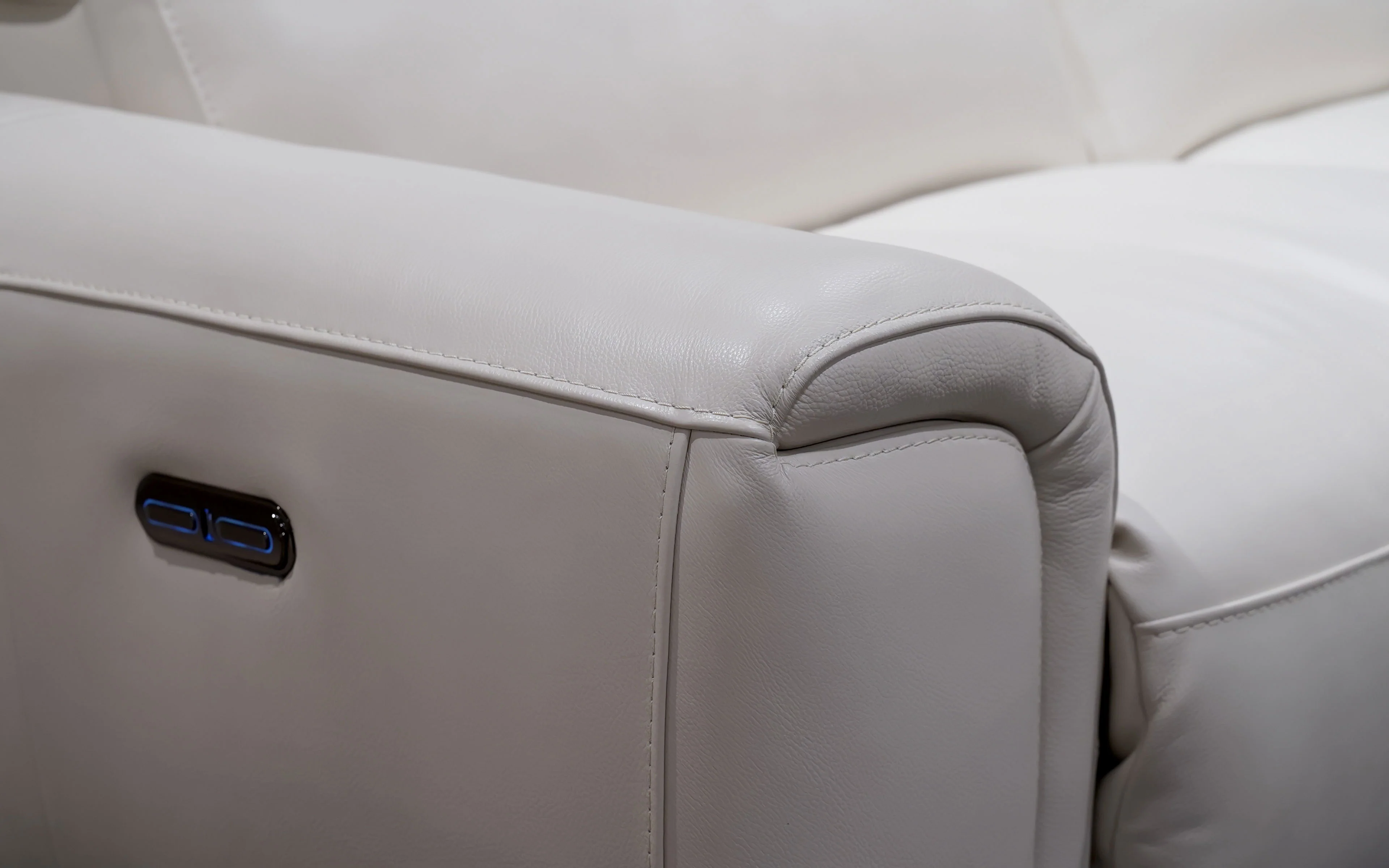 Girasole Modern Motion Reclining Sectional - Image 3