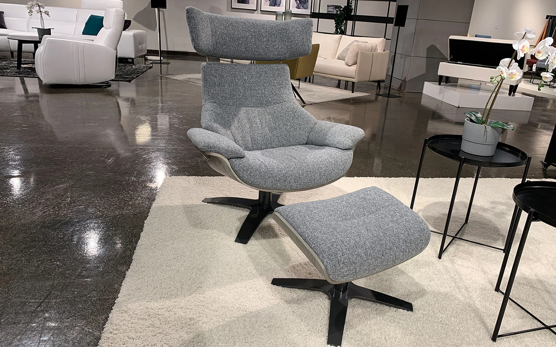 Kloe Modern Motion Chair - Image 10
