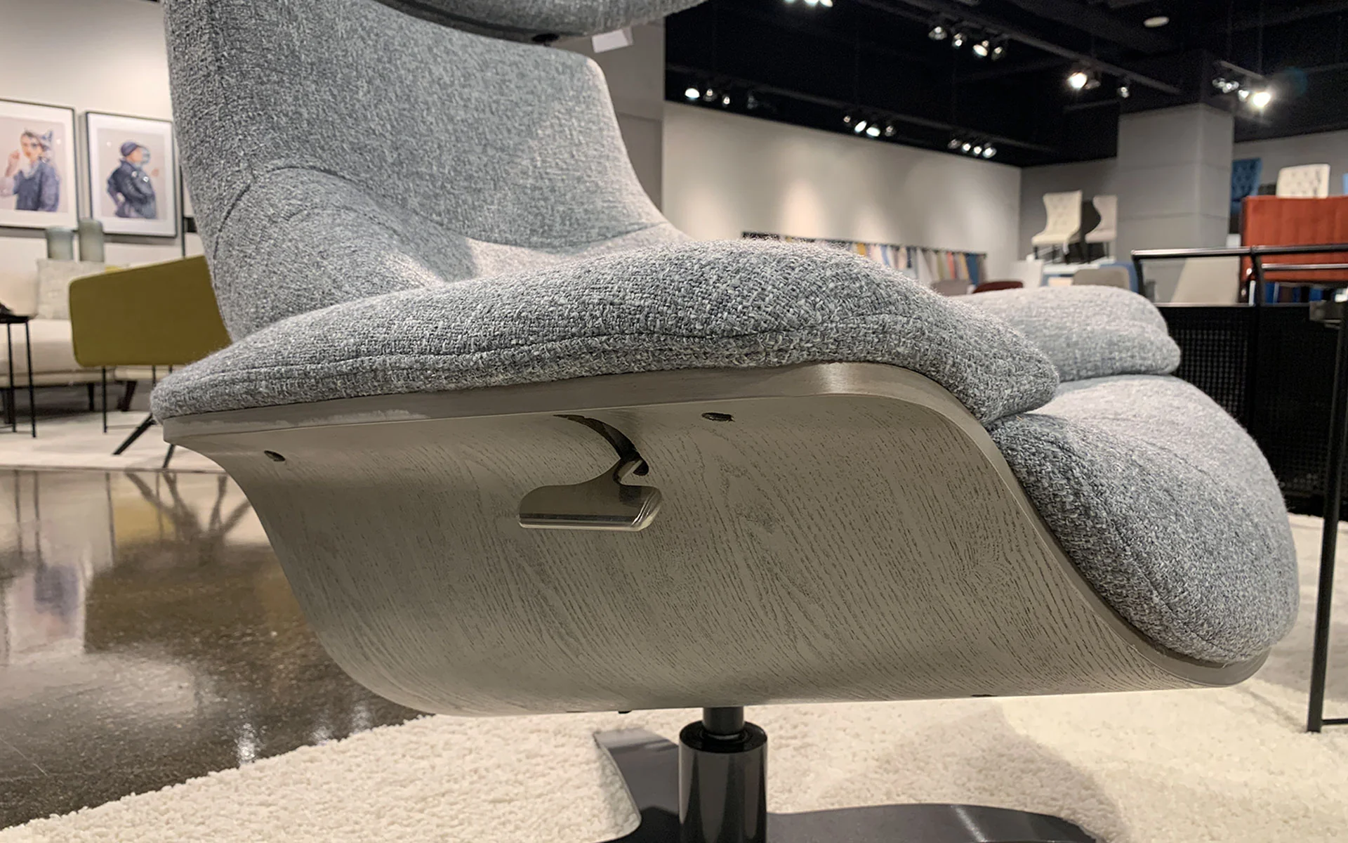 Kloe Modern Motion Chair - Image 9