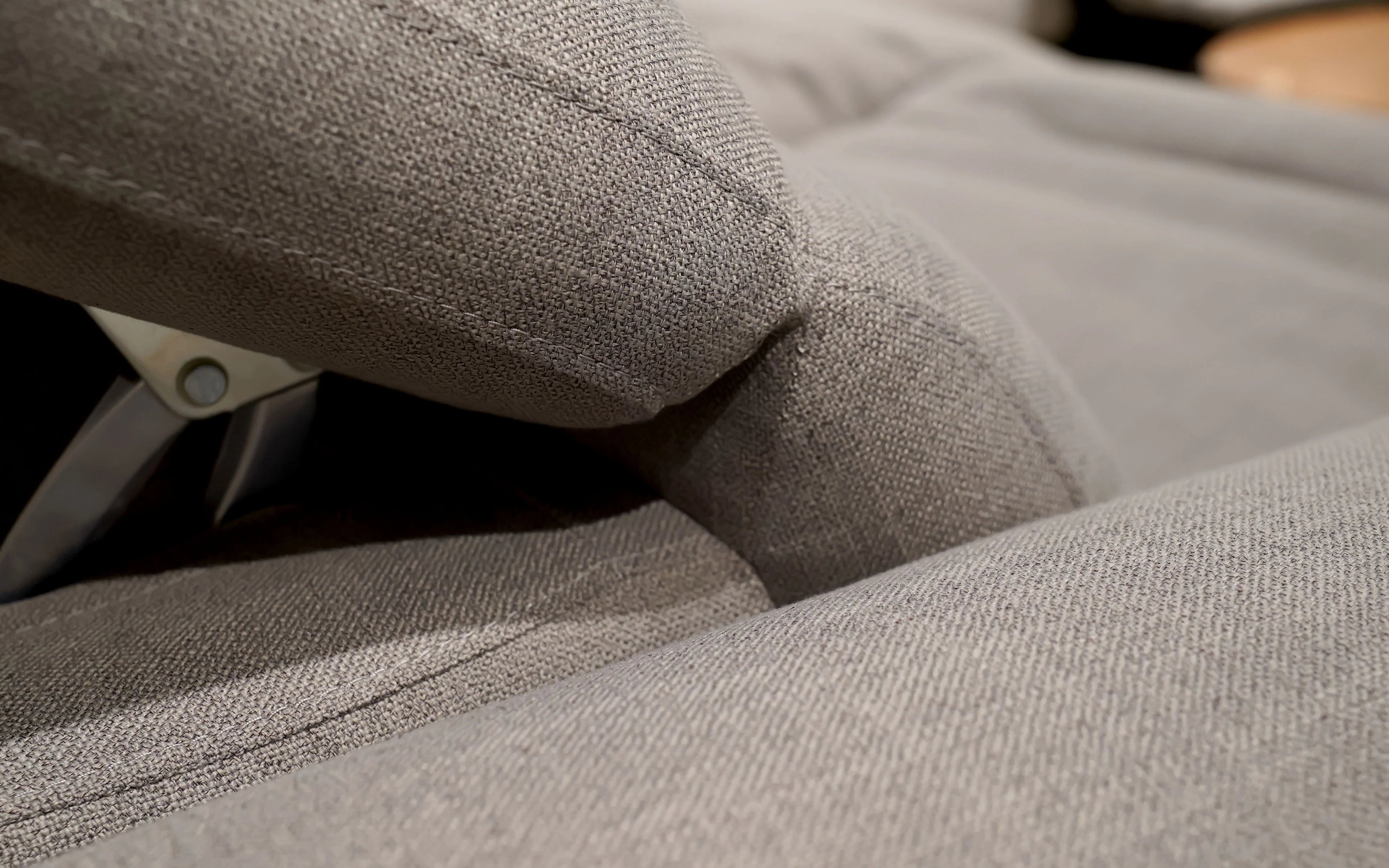 Lavandula Modern Motion Reclining Sectional - Image 9