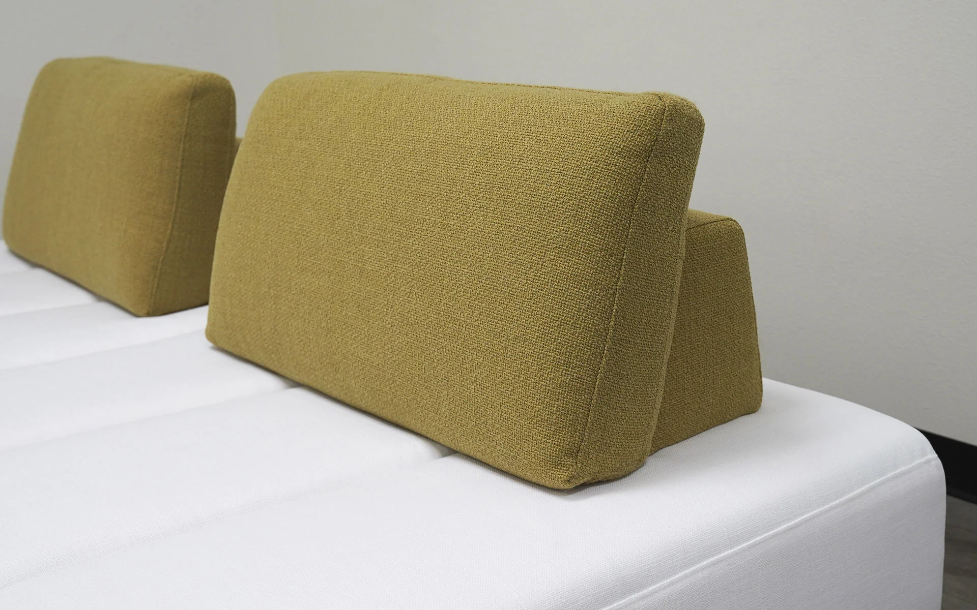 Levante 4pc Ultra Modern Motion Sectional Sofa - Image 15