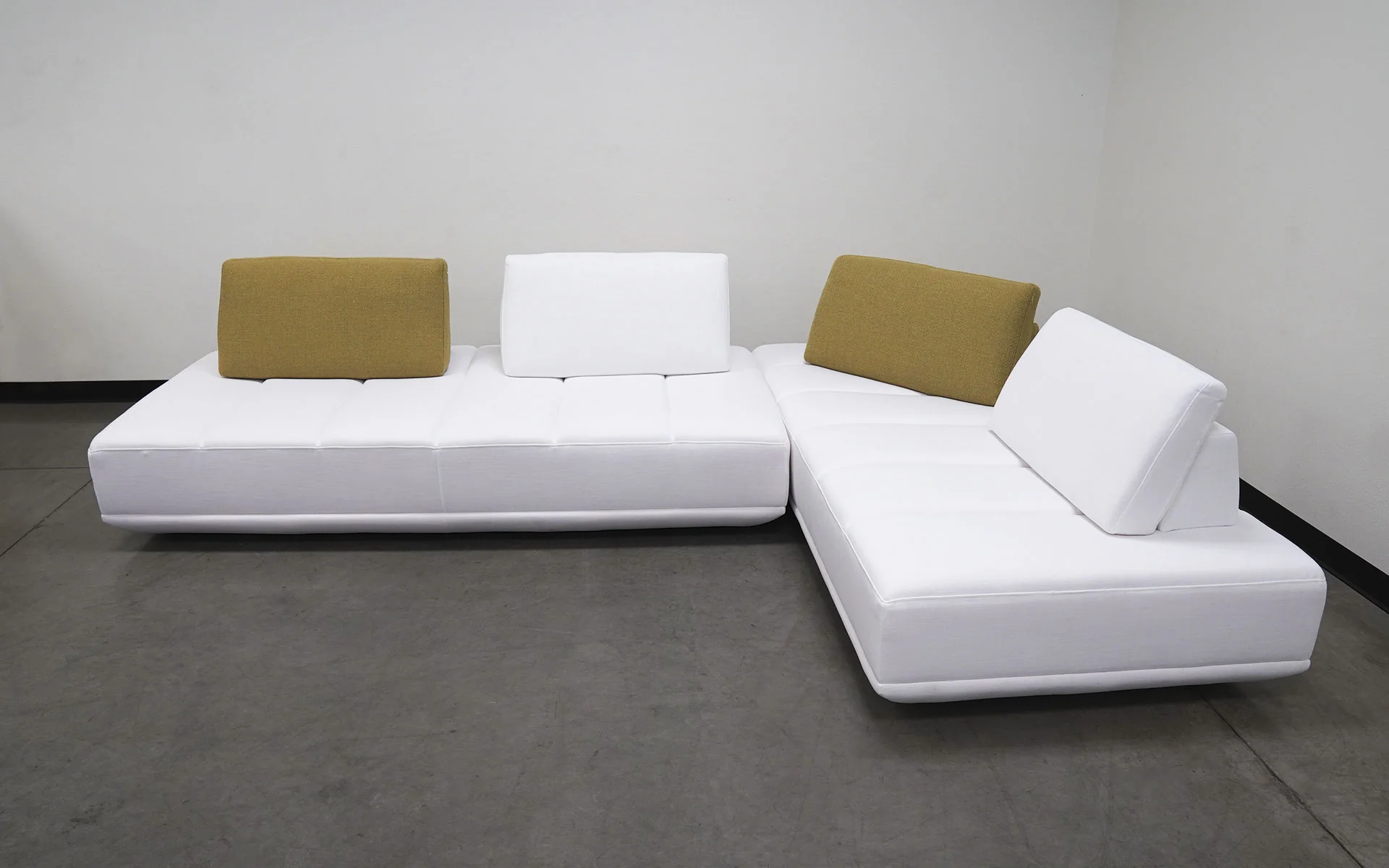 Levante 4pc Ultra Modern Motion Sectional Sofa - Image 17
