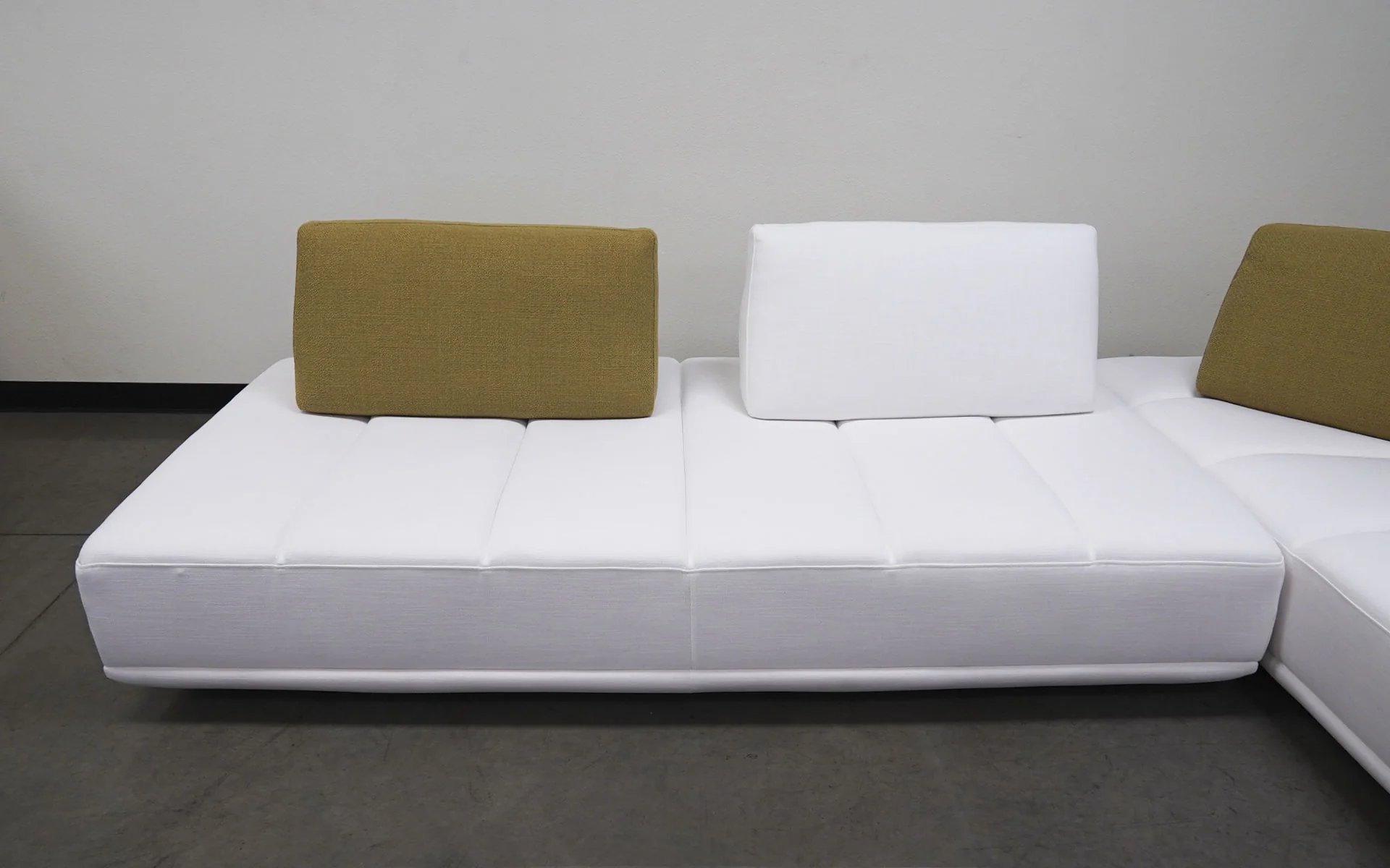 Levante 4pc Ultra Modern Motion Sectional Sofa - Image 18