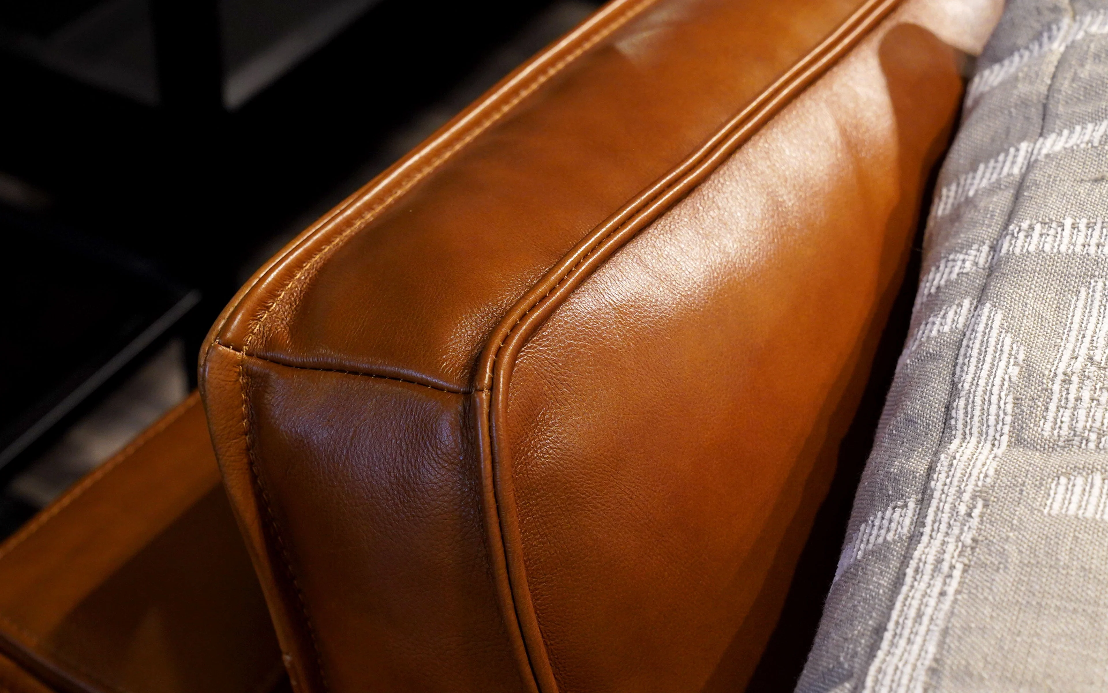 Loto 6pc Modern Motion Sectional - Image 14