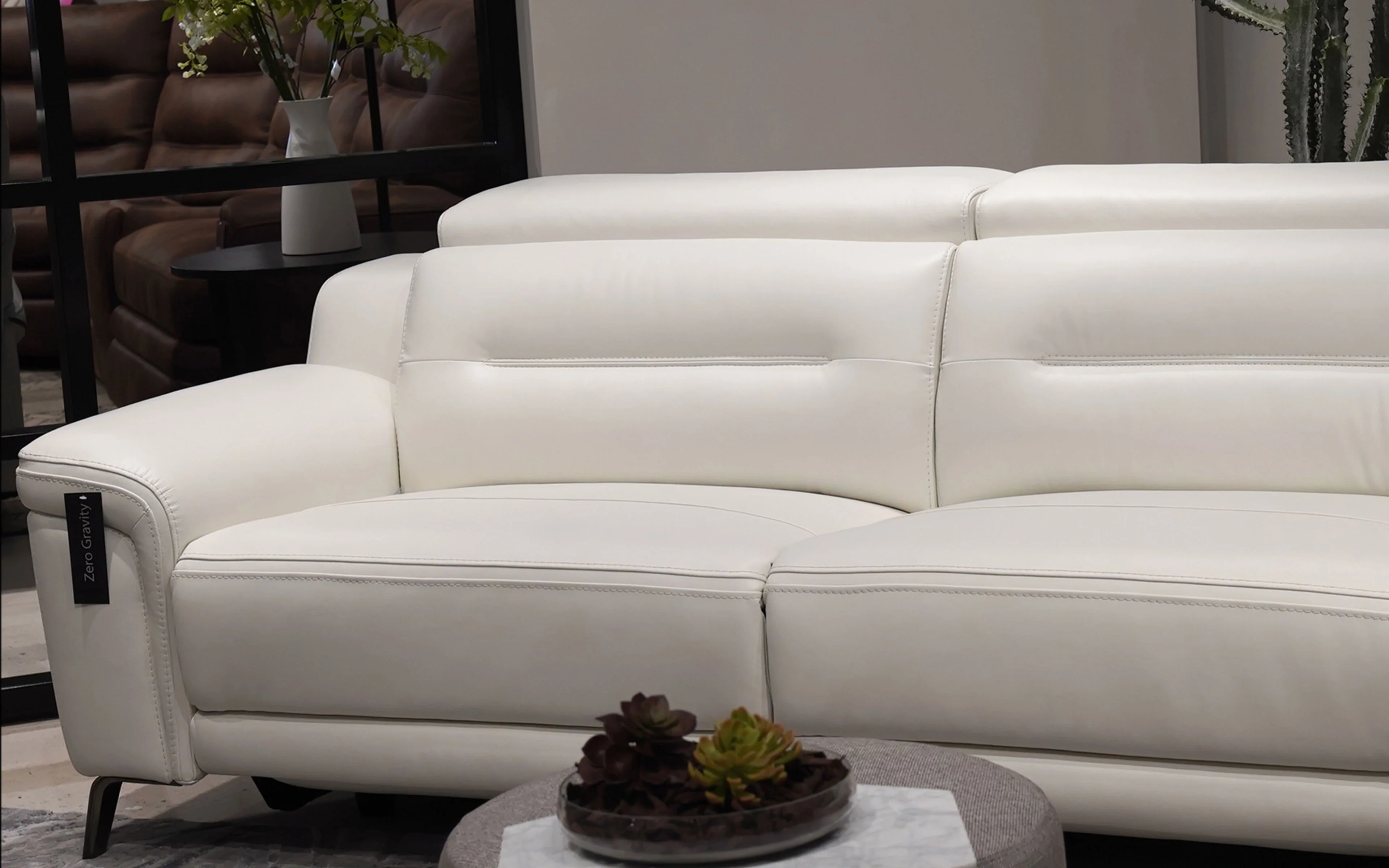 Maestrale Modern Motion Sofa - Image 5