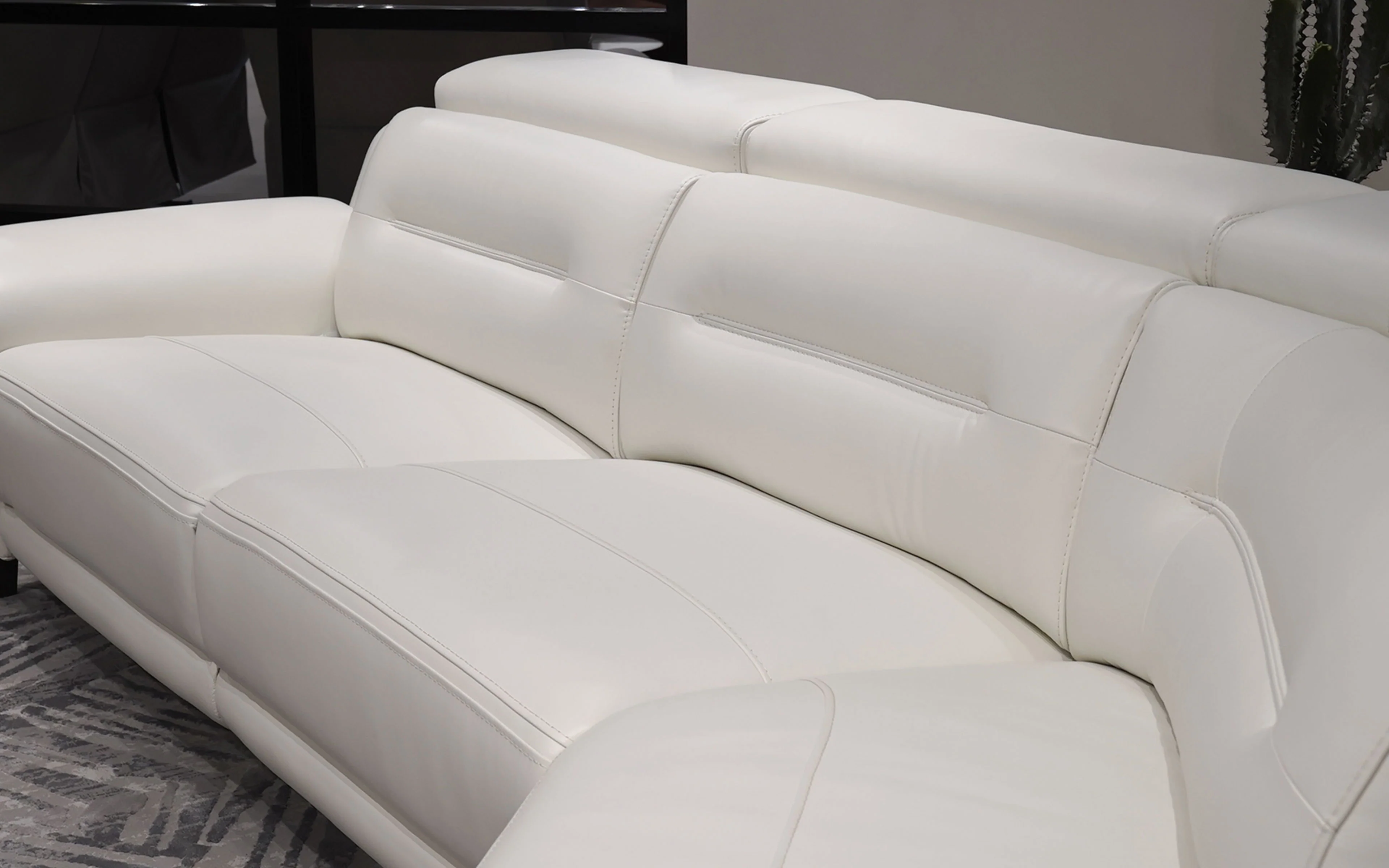 Maestrale Modern Motion Sofa - Image 8