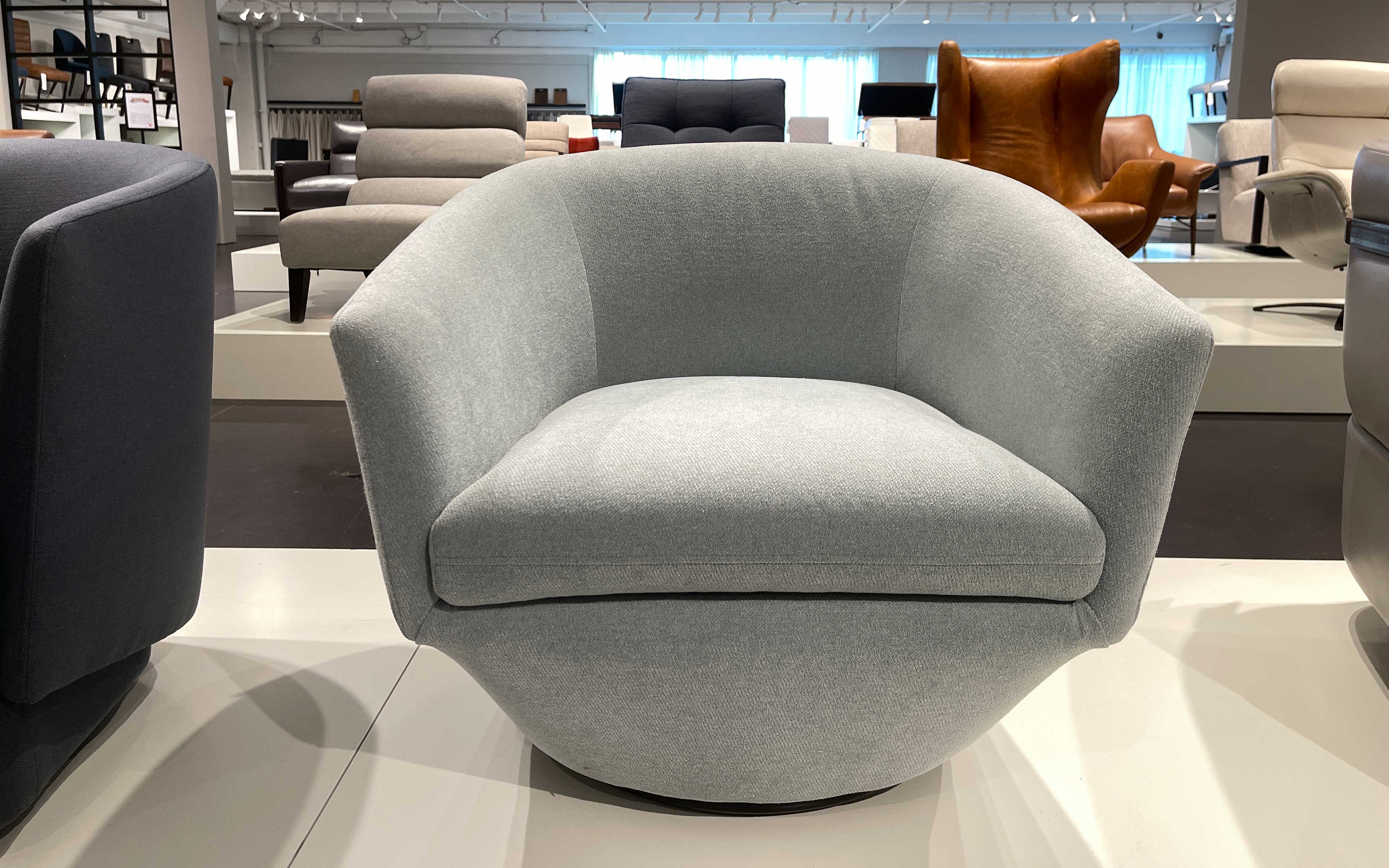 Nebbia Modern Motion Swivel Chair - Image 3