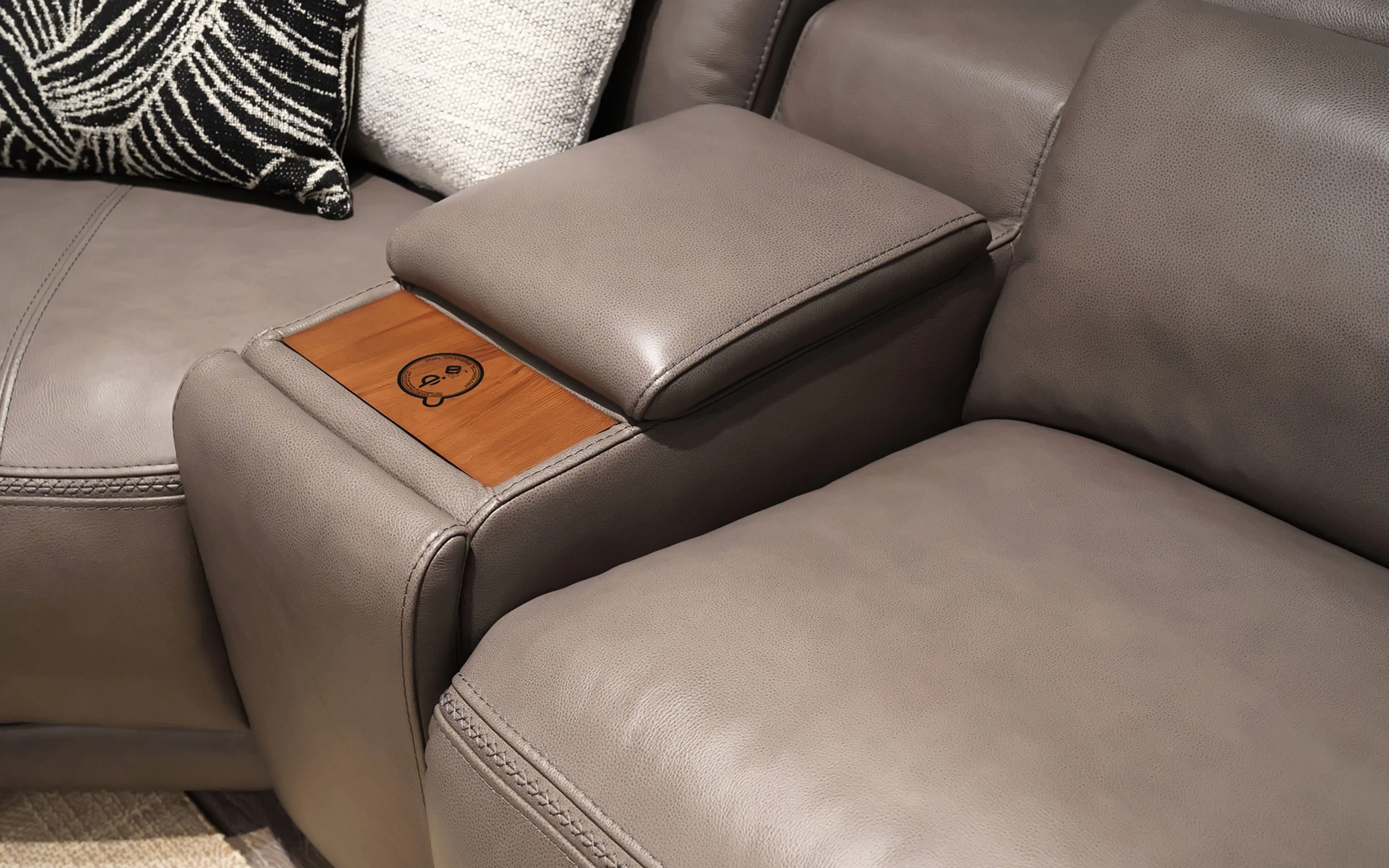 Ortensia Modern Motion Reclining Sectional - Image 11