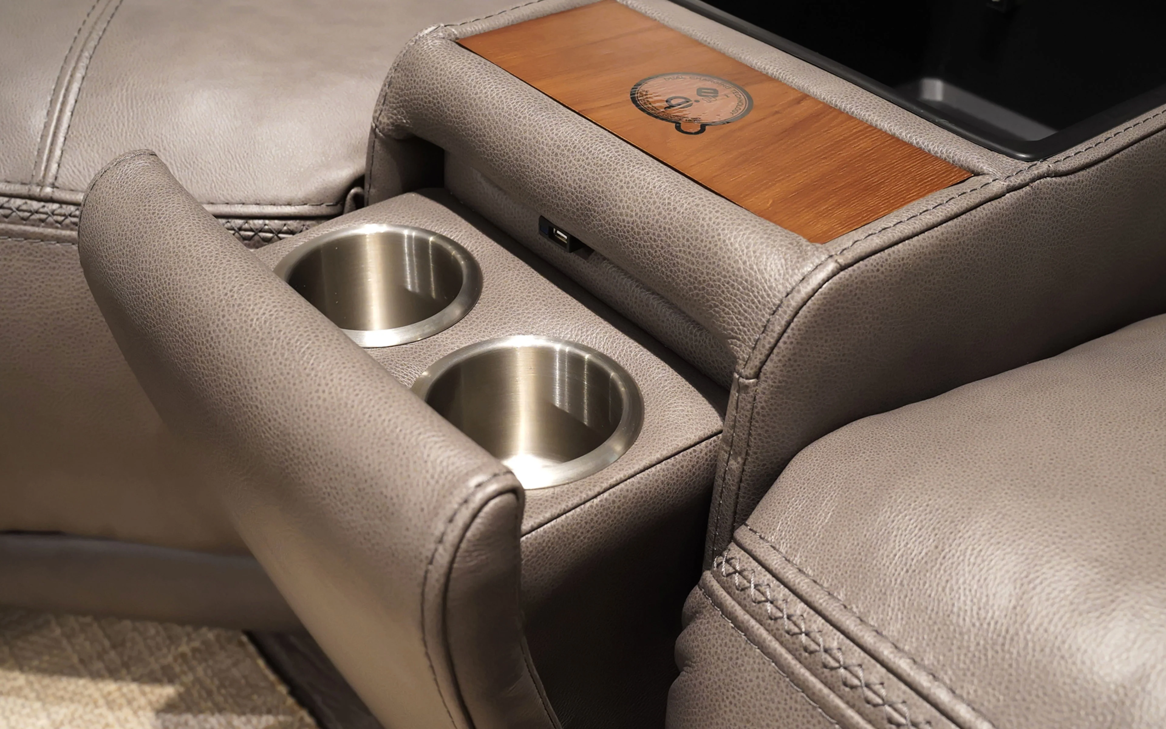 Ortensia Modern Motion Reclining Sectional - Image 12