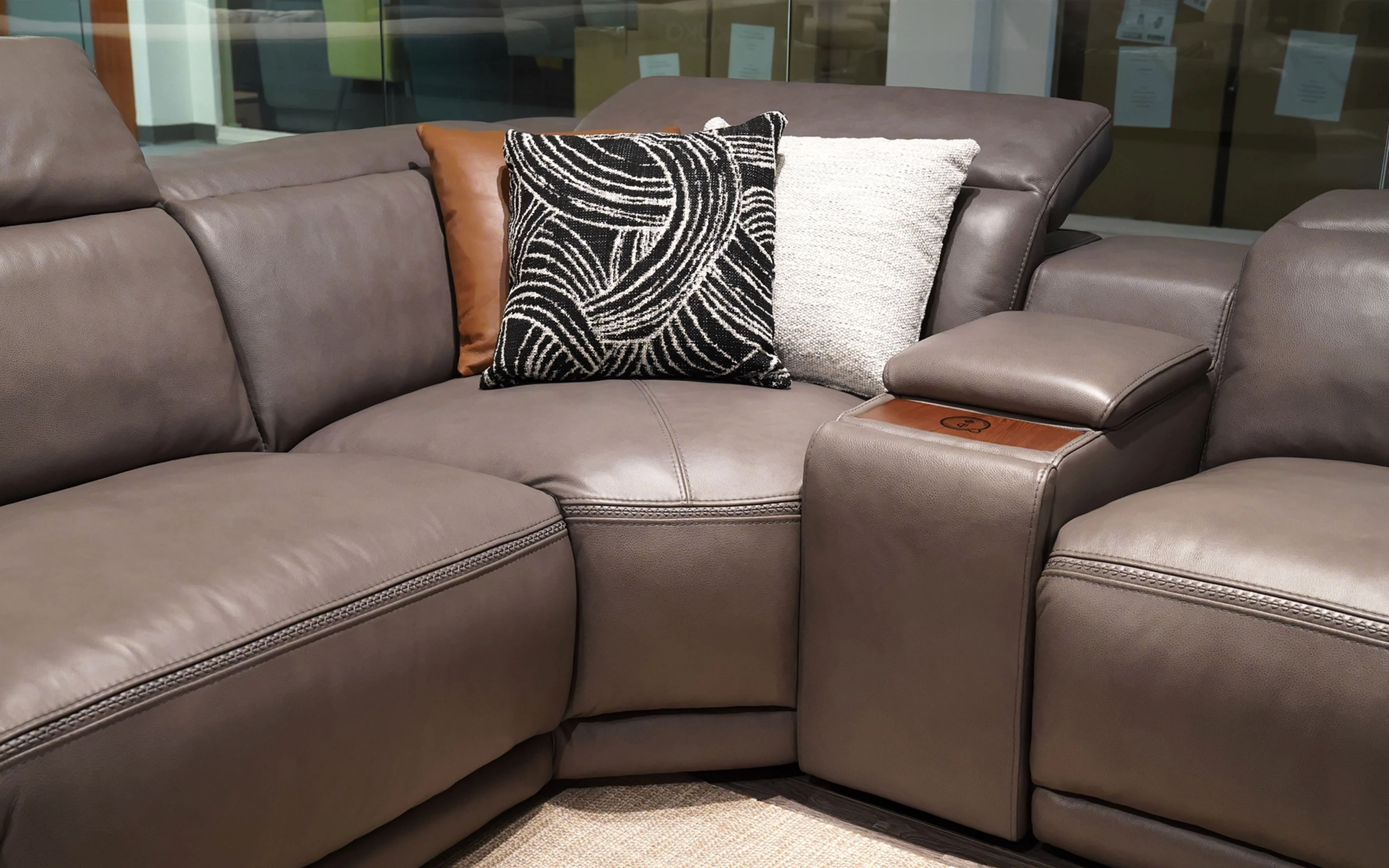 Ortensia Modern Motion Reclining Sectional - Image 14