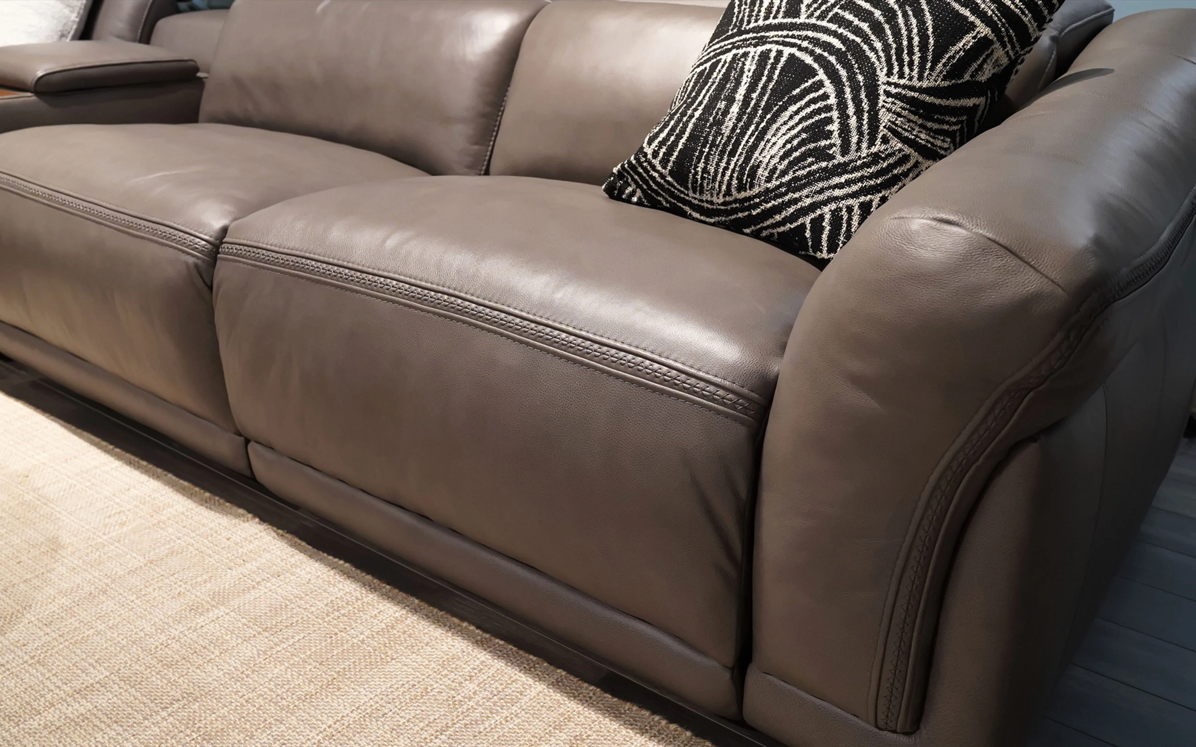 Ortensia Modern Motion Reclining Sectional - Image 17
