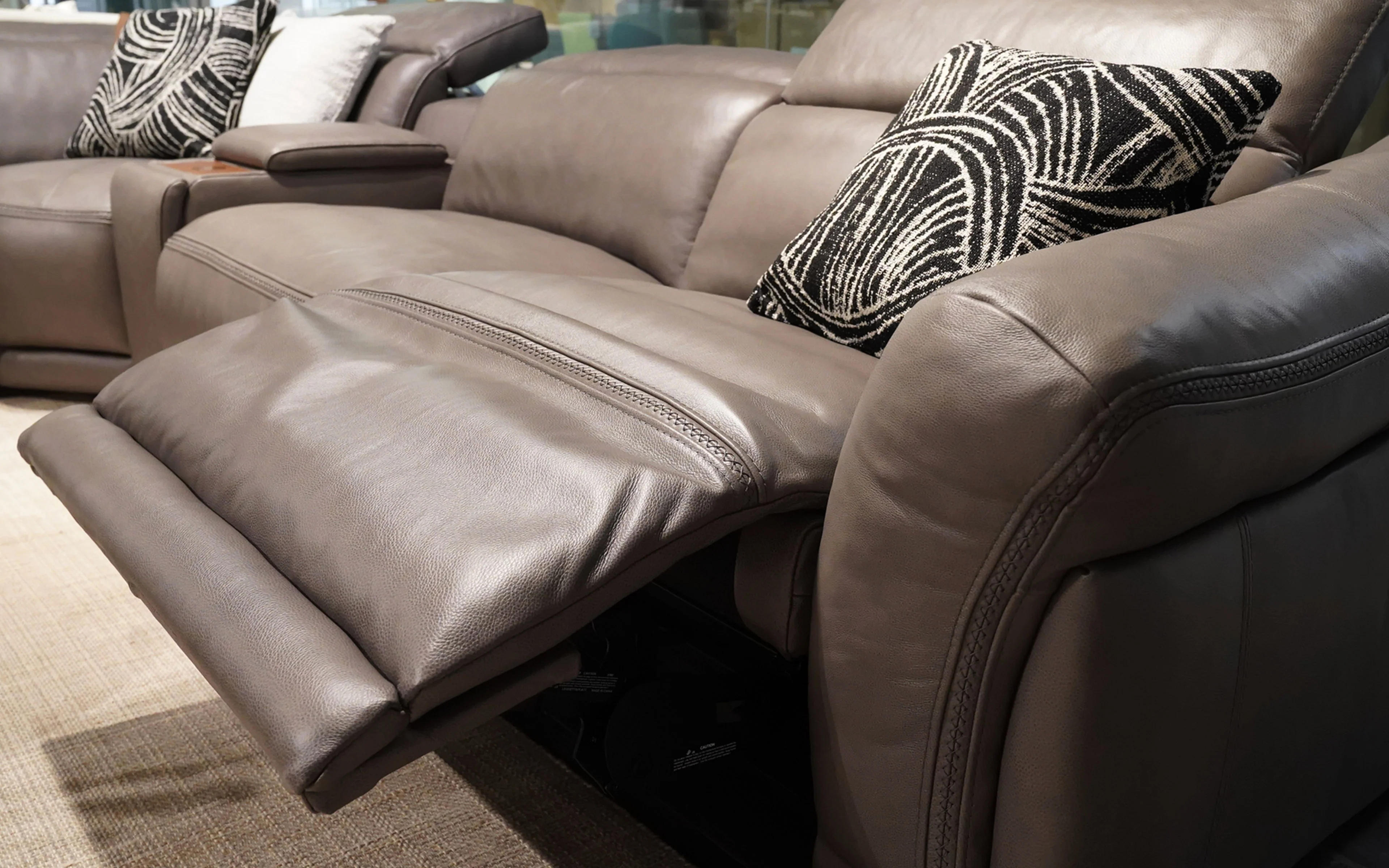 Ortensia Modern Motion Reclining Sectional - Image 18