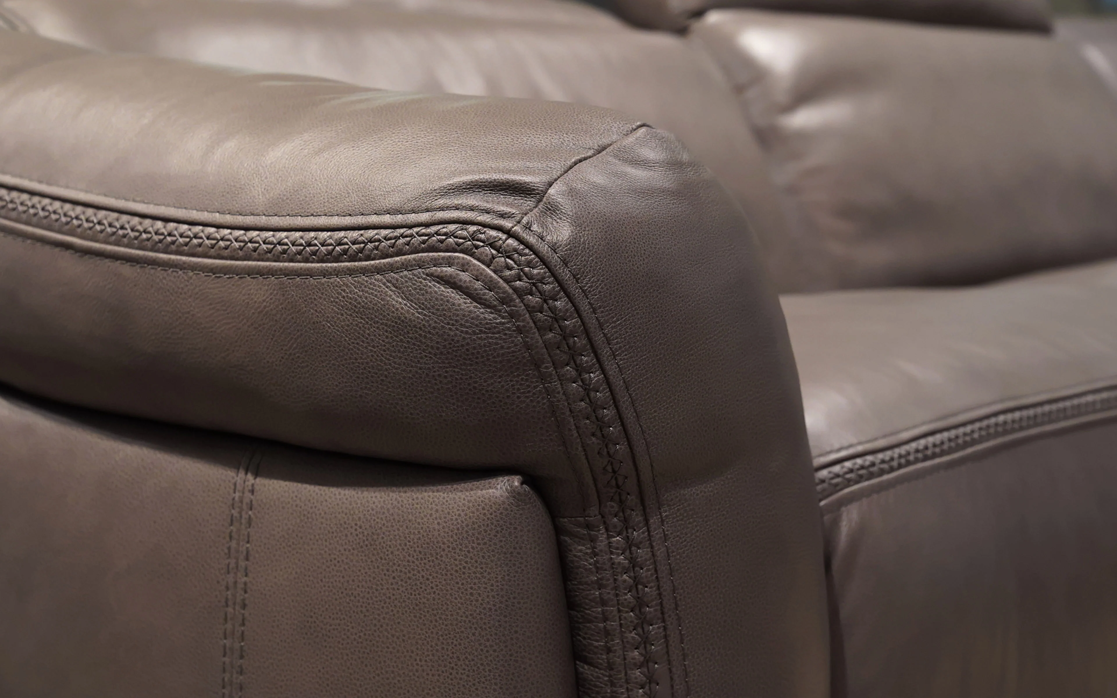 Ortensia Modern Motion Reclining Sectional - Image 7