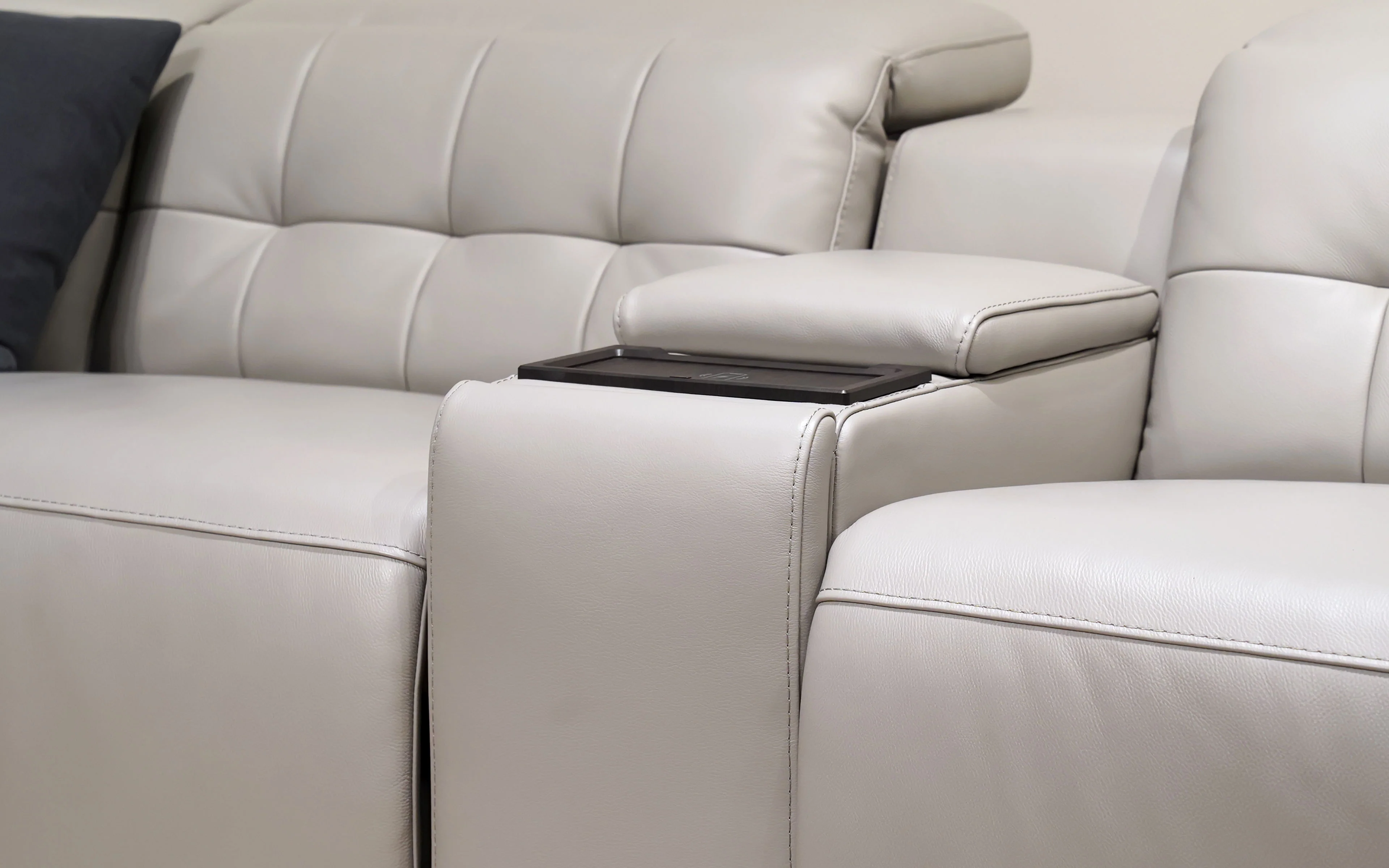 Ostro Modern Motion Reclining Sectional - Image 10