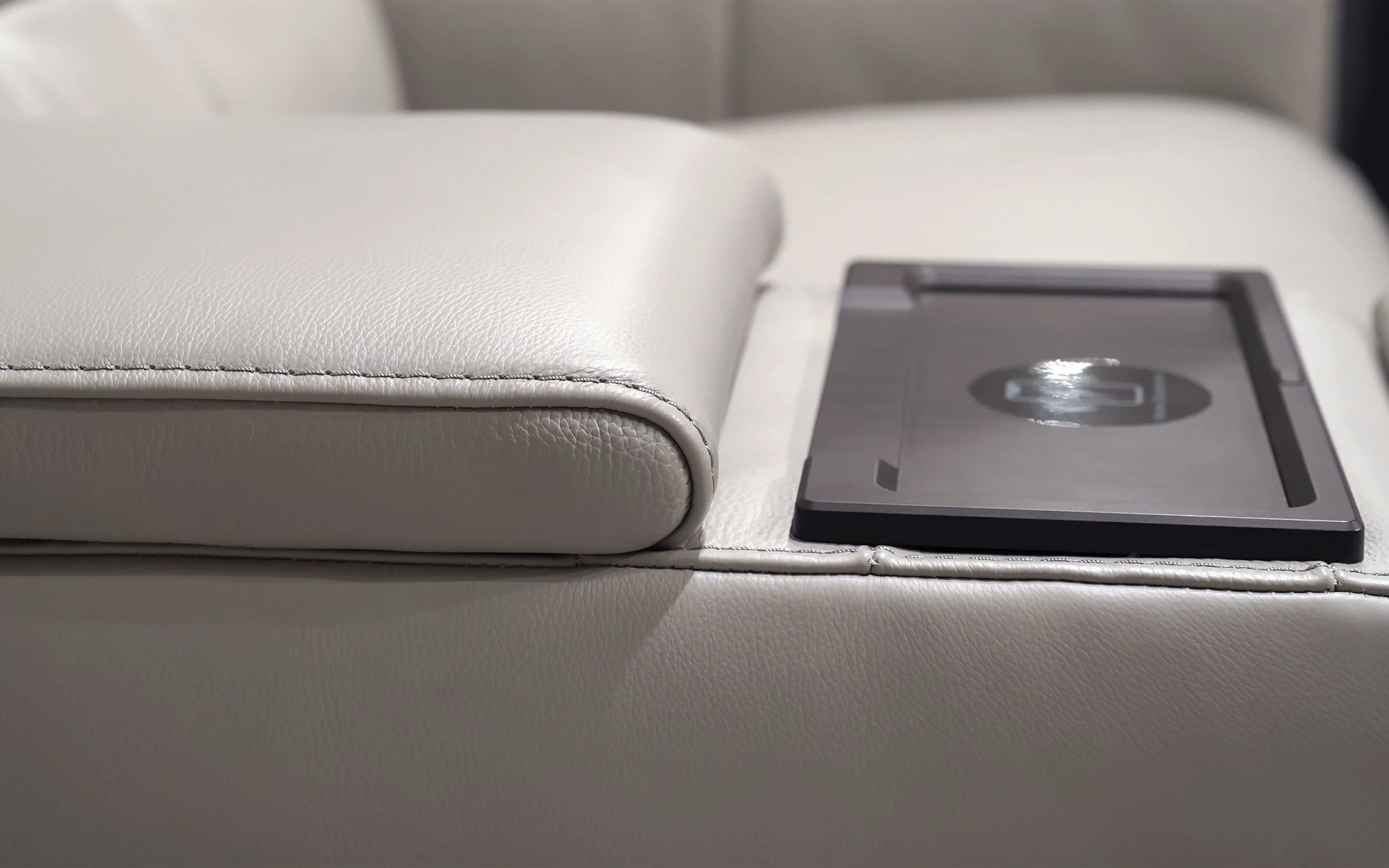 Ostro Modern Motion Reclining Sectional - Image 11