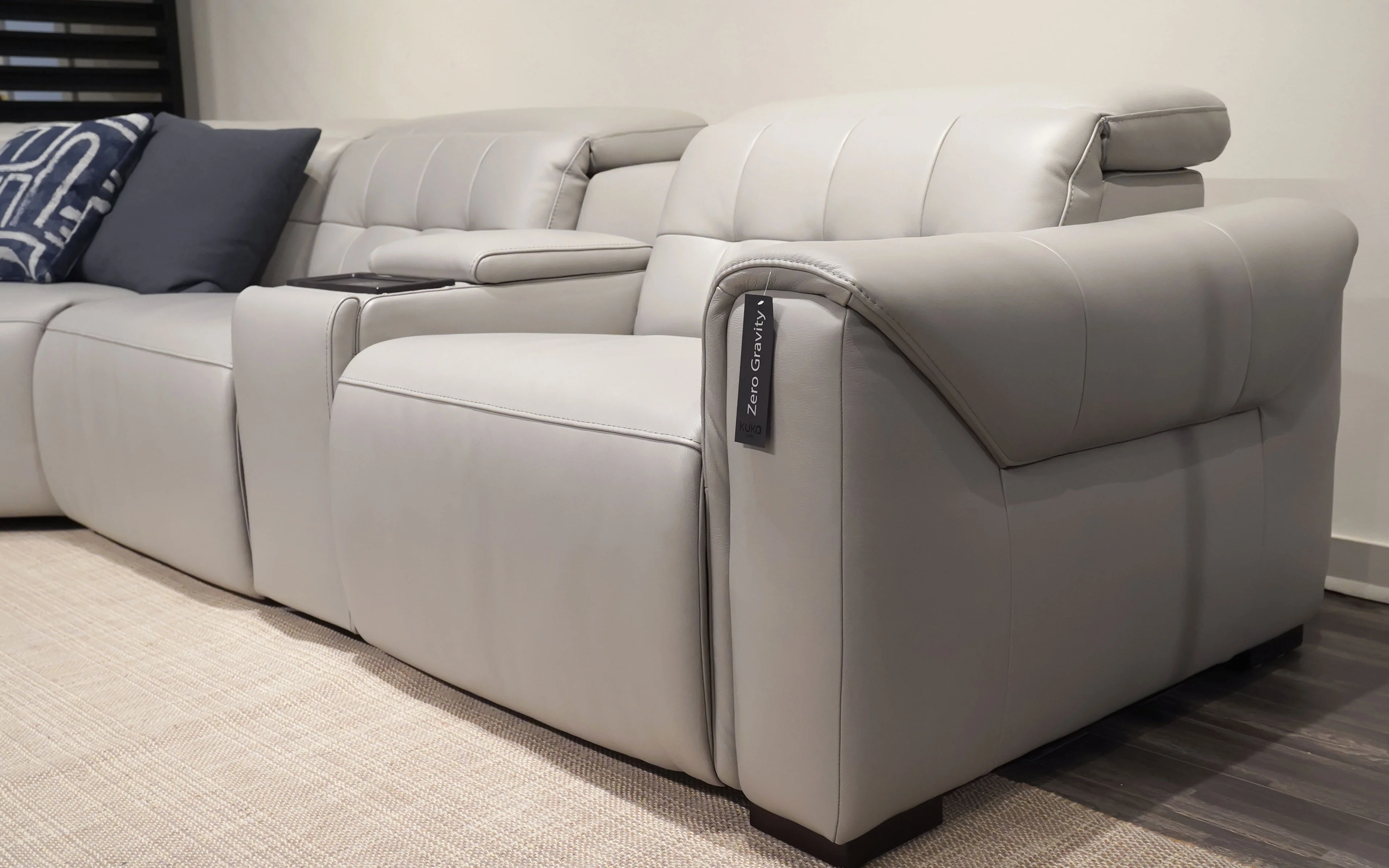 Ostro Modern Motion Reclining Sectional - Image 3
