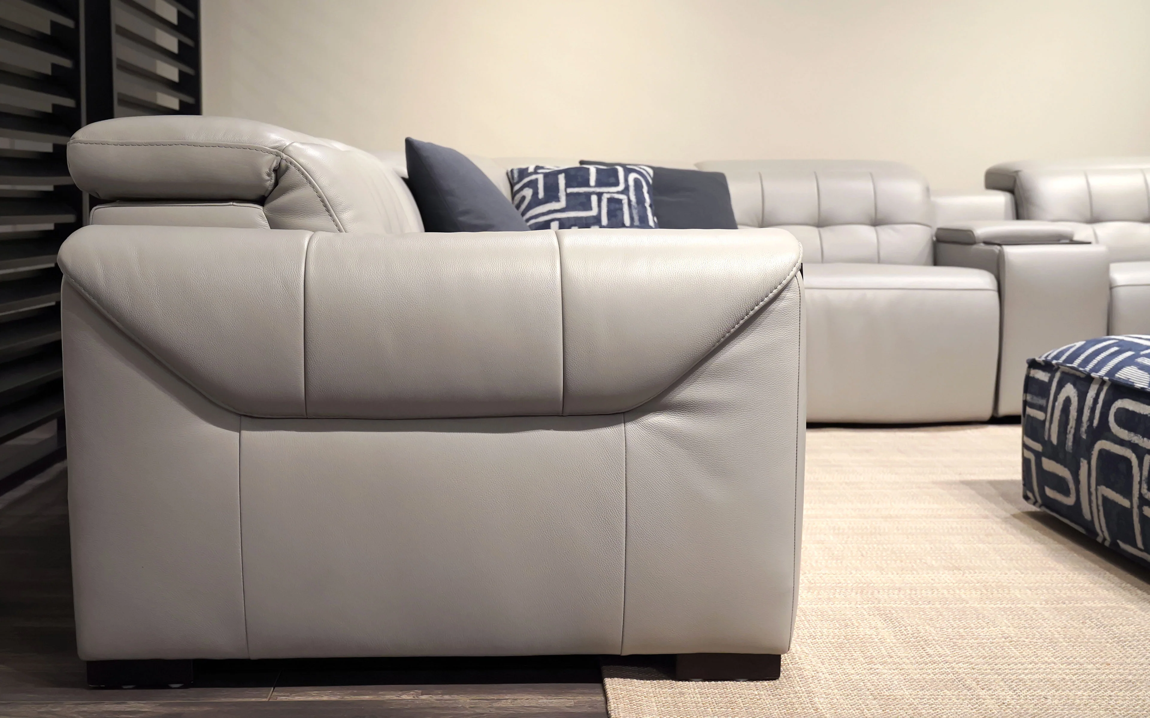 Ostro Modern Motion Reclining Sectional - Image 6