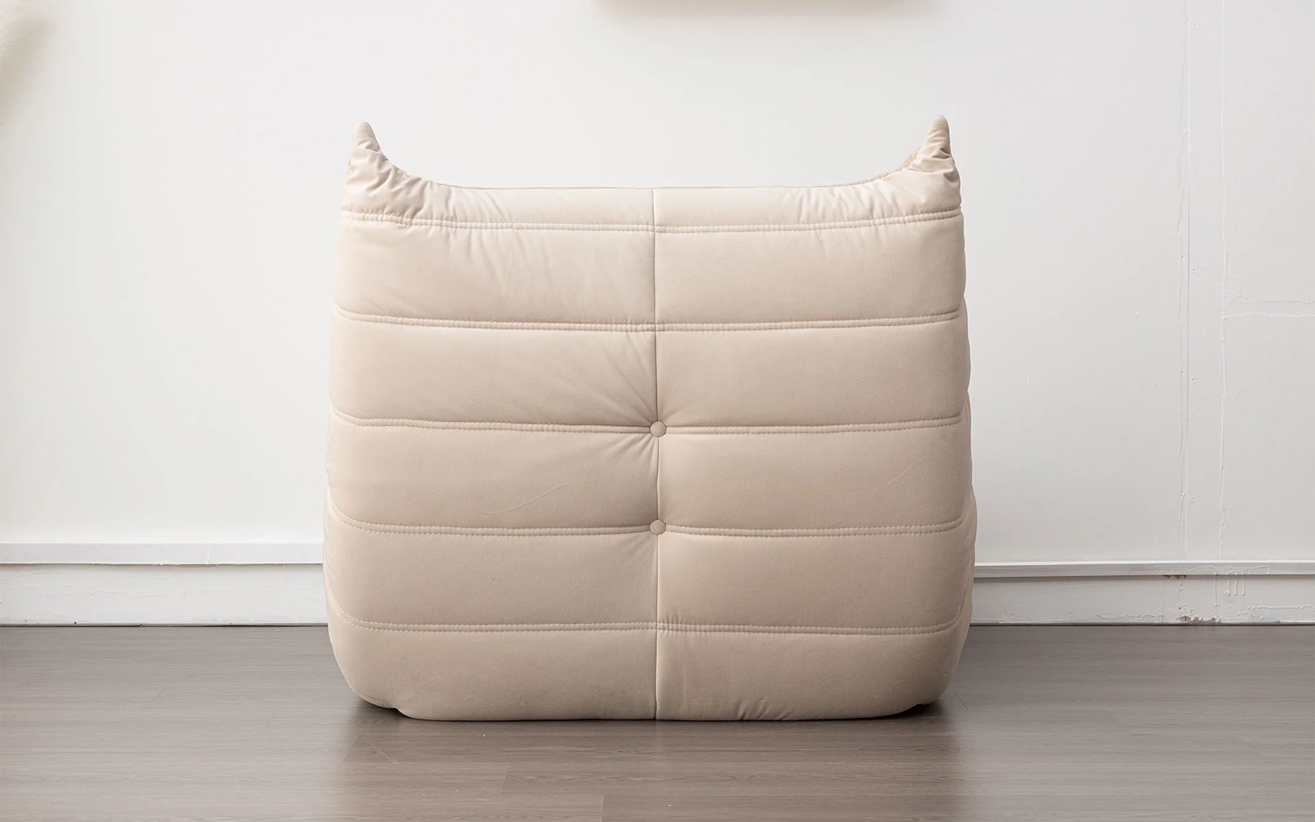 Pita Modern Lounge Chair - Image 16