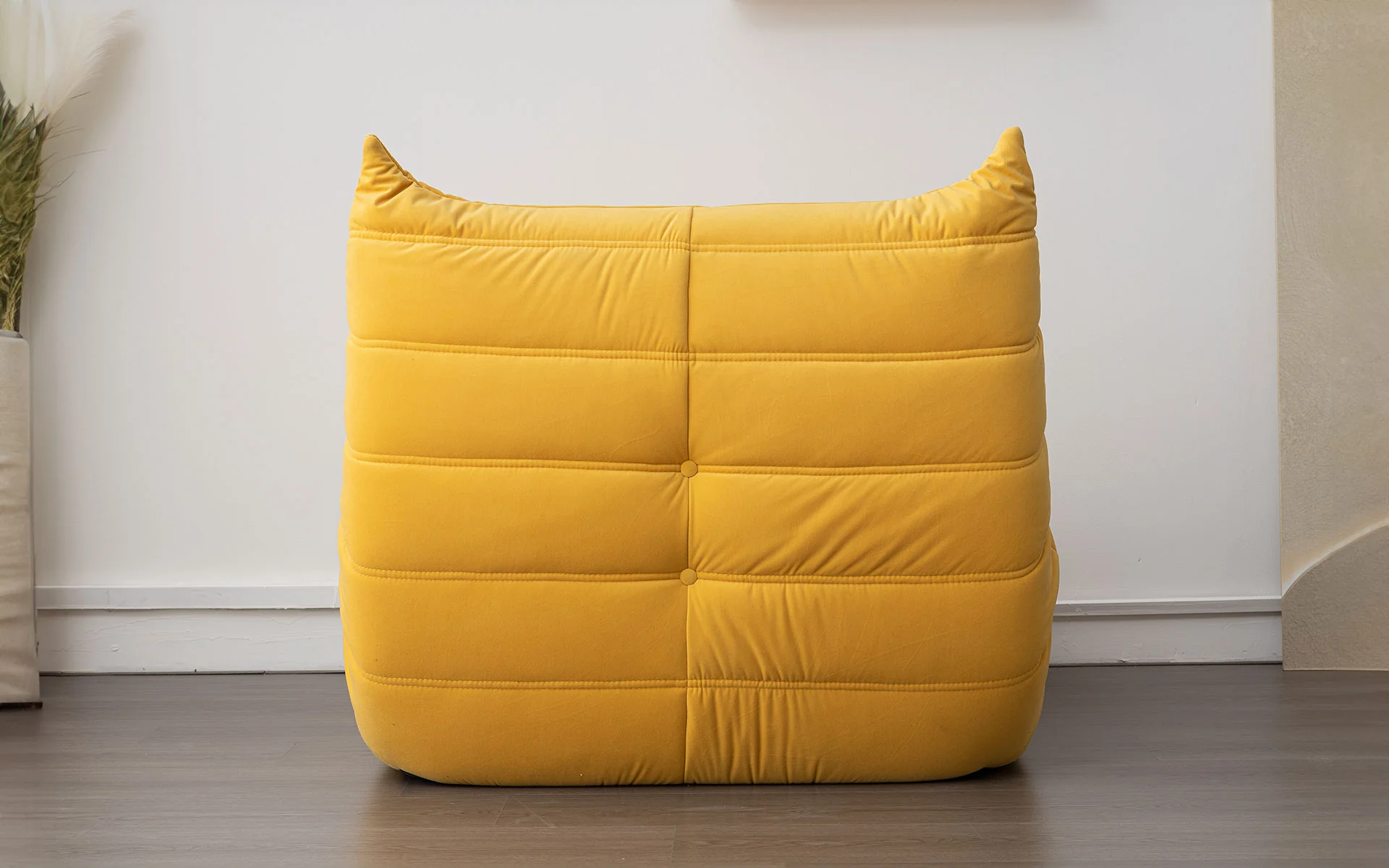 Pita Modern Lounge Chair - Image 4