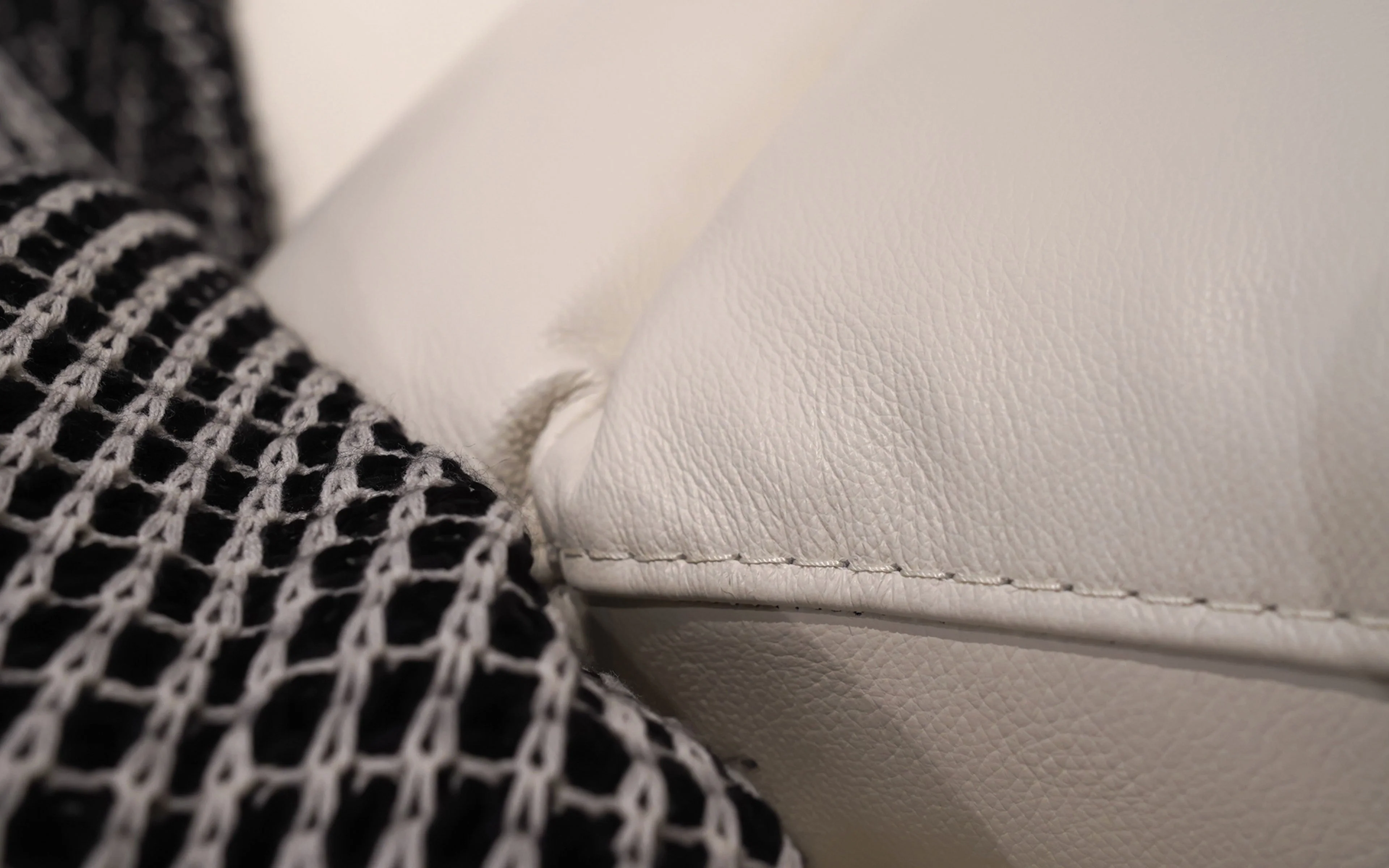 Rosabella 5pc Modern Leather Reclining Sectional - Image 16