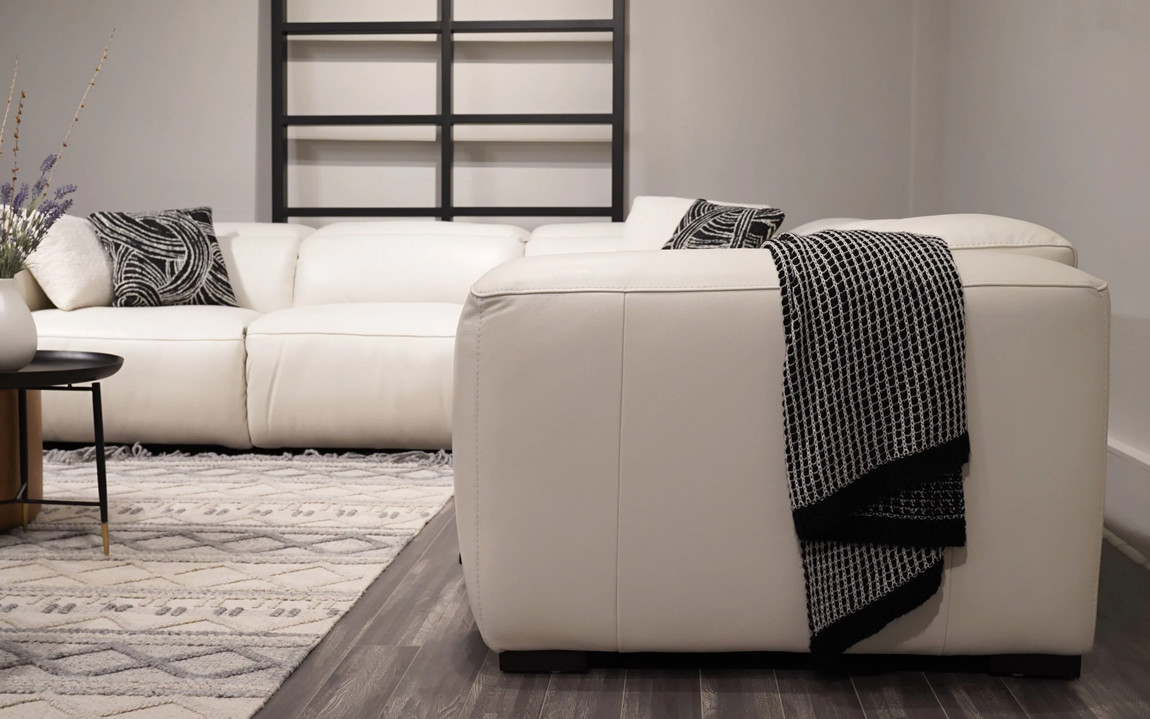 Rosabella 5pc Modern Leather Reclining Sectional - Image 8