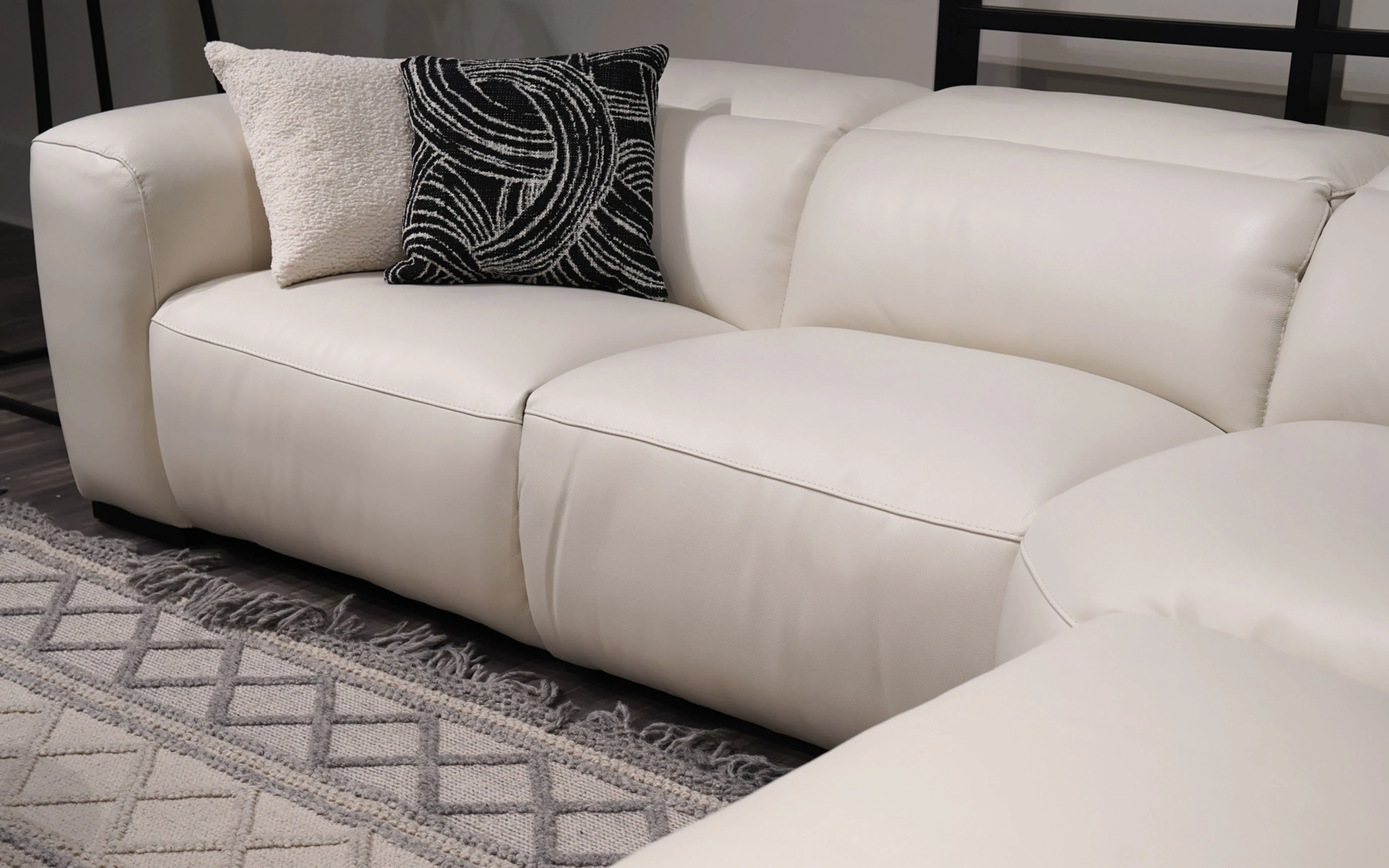 Rosabella Modern Leather Reclining Sectional - Image 4