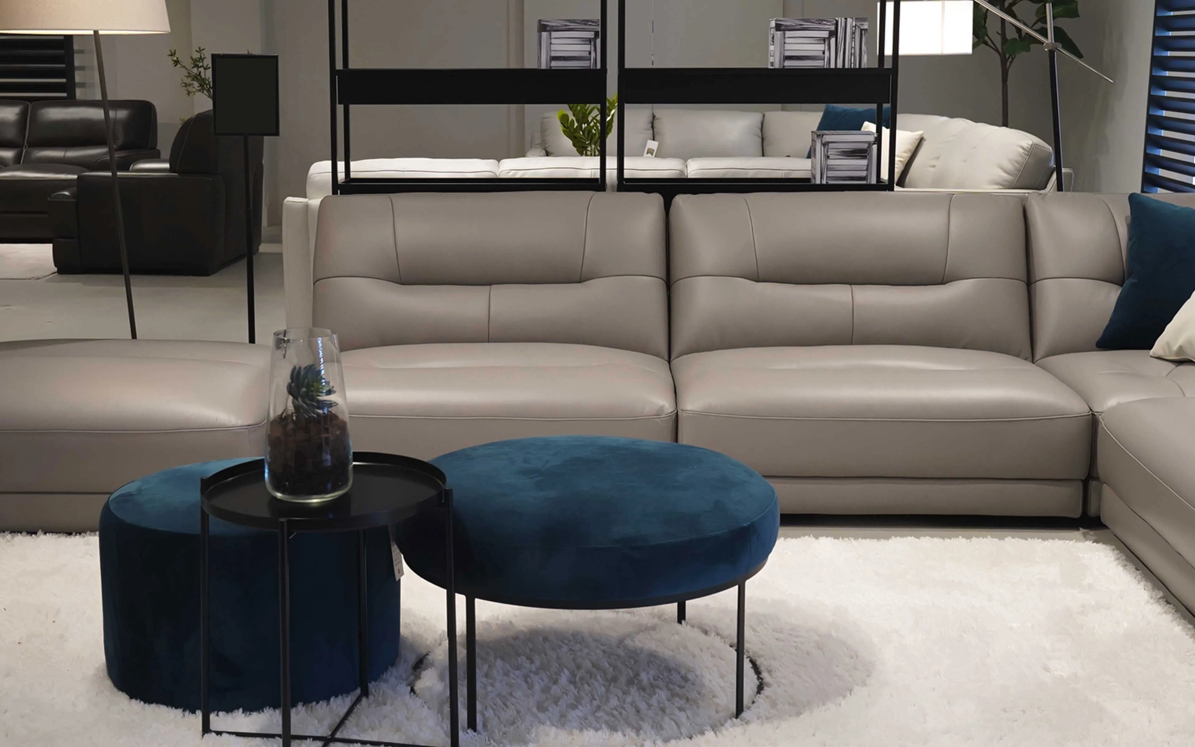 Skeiron 6pc Modern Motion Sectional Sofa - Image 4