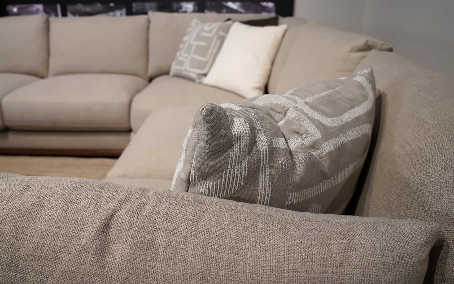 Solanus Modern Motion Sectional Sofa - Image 9