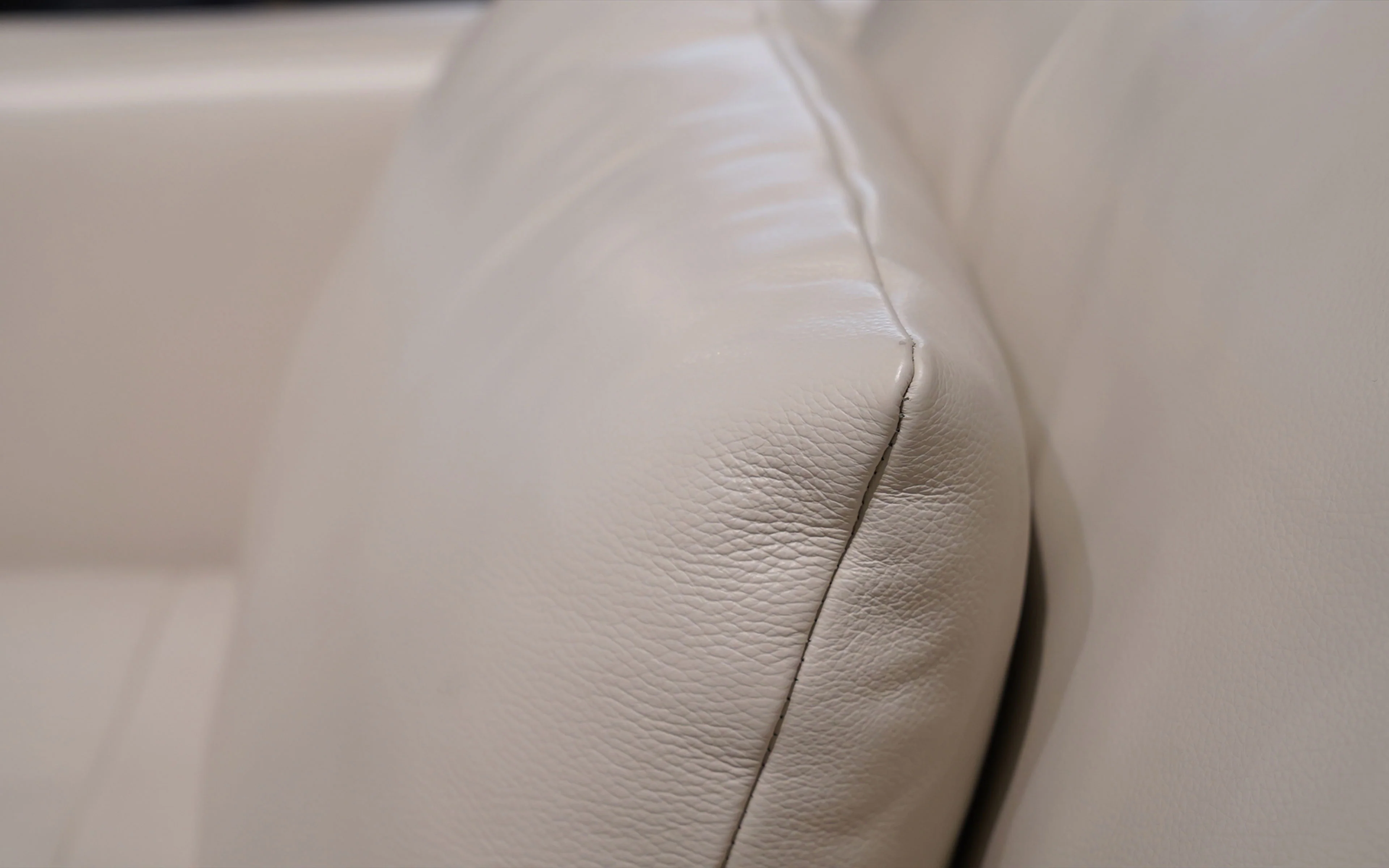 Solanus Modern Motion Sofa Set - Image 7