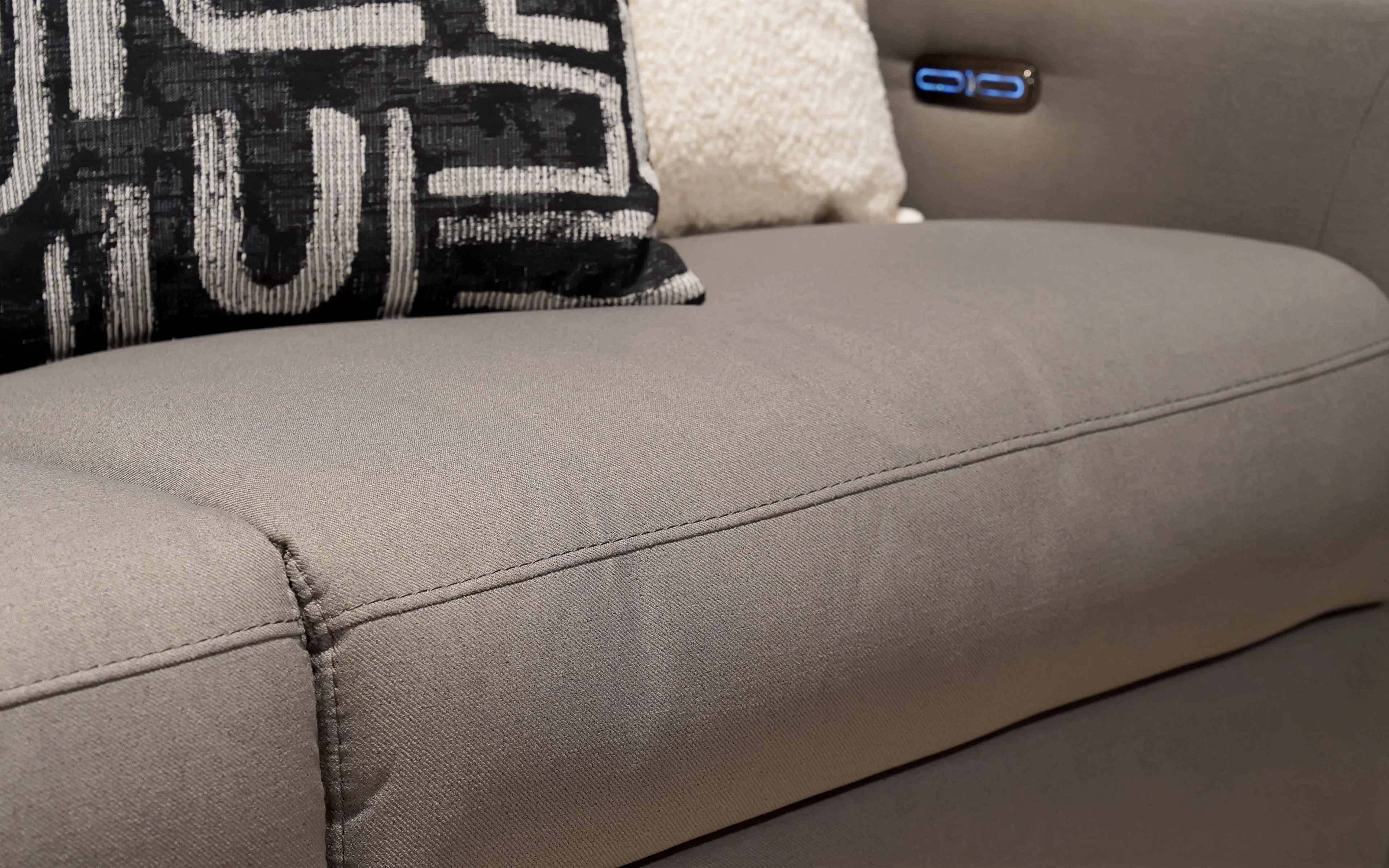 Veronica Modern Motion Reclining Sectional - Image 6