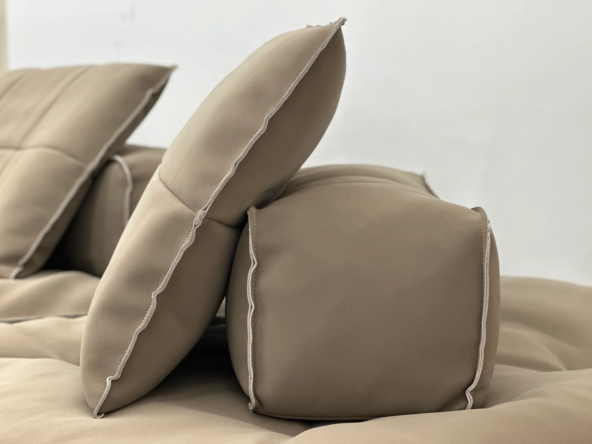 Yacht Modern Motion Sectional - Image 13