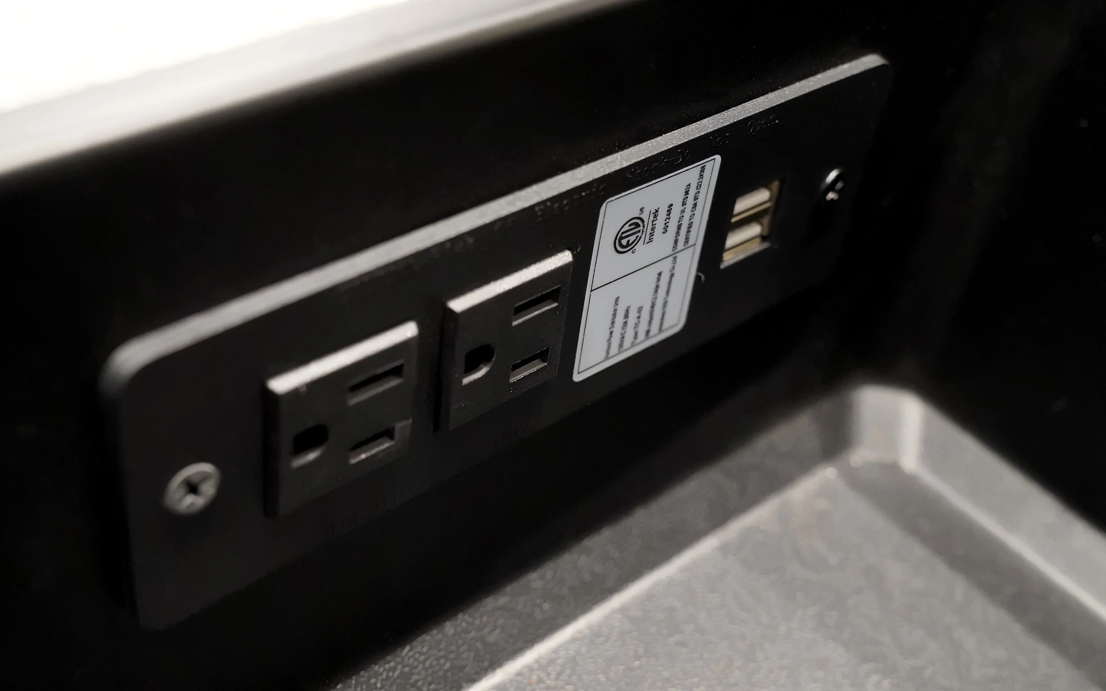 Zafferano Modern Motion Reclining Sectional - Image 14